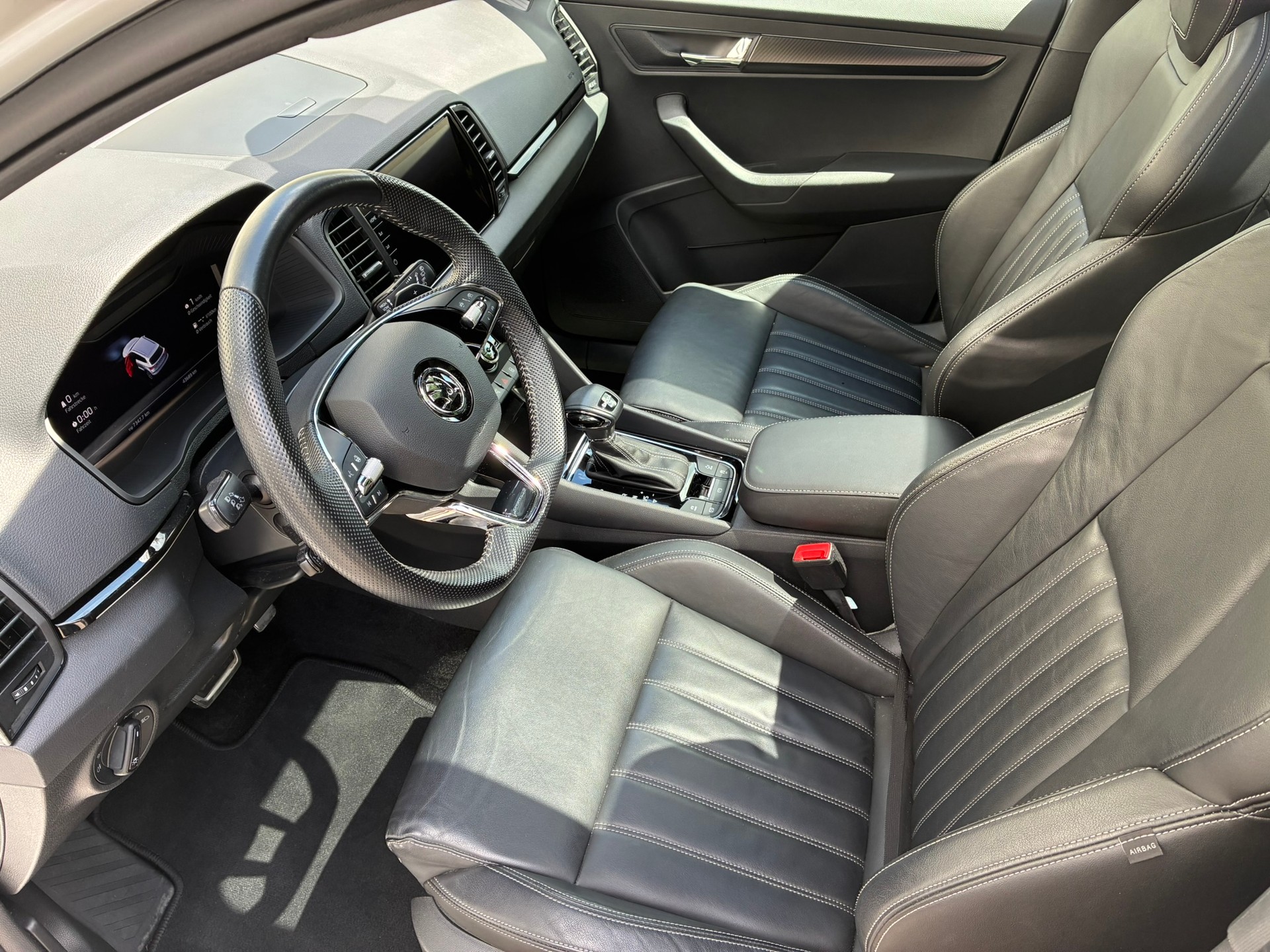 SKODA 2.0 TSI SportLine 4x4 DSG-image-4