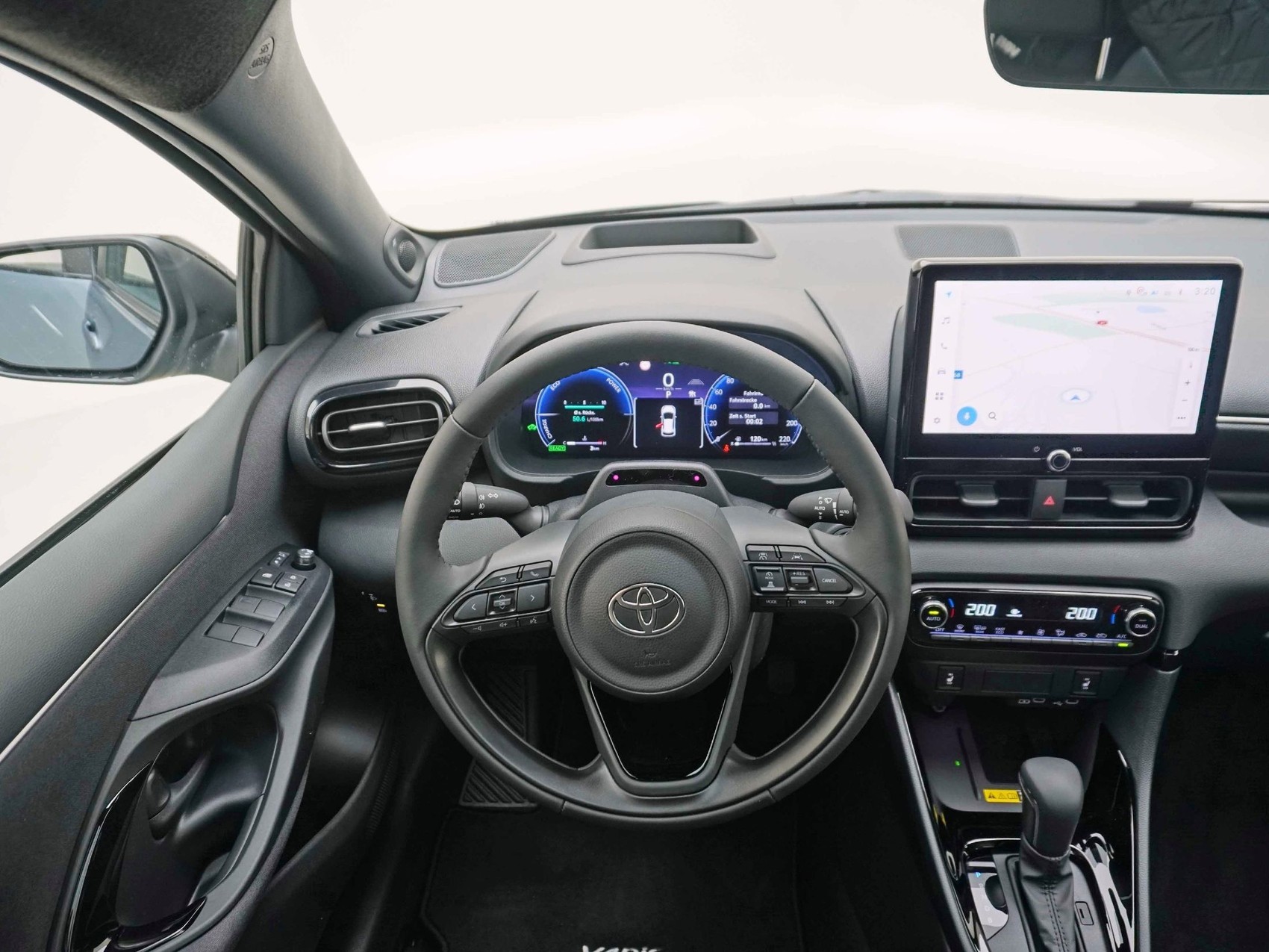 TOYOTA Yaris 1.5 VVT-i HSD Premium đ Panorama-Glasdach đ€ -image-10