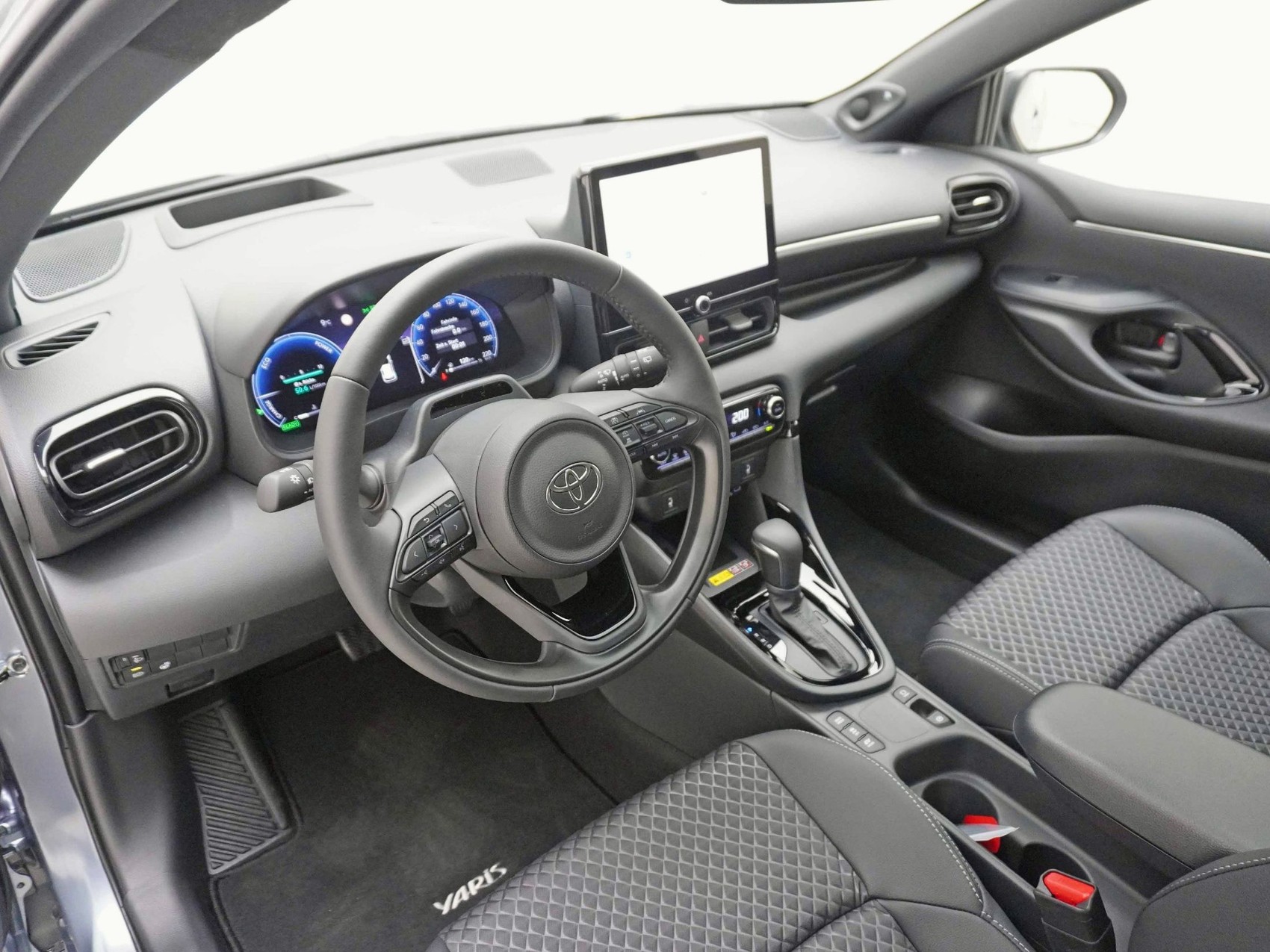 TOYOTA Yaris 1.5 VVT-i HSD Premium đ Panorama-Glasdach đ€ -image-8