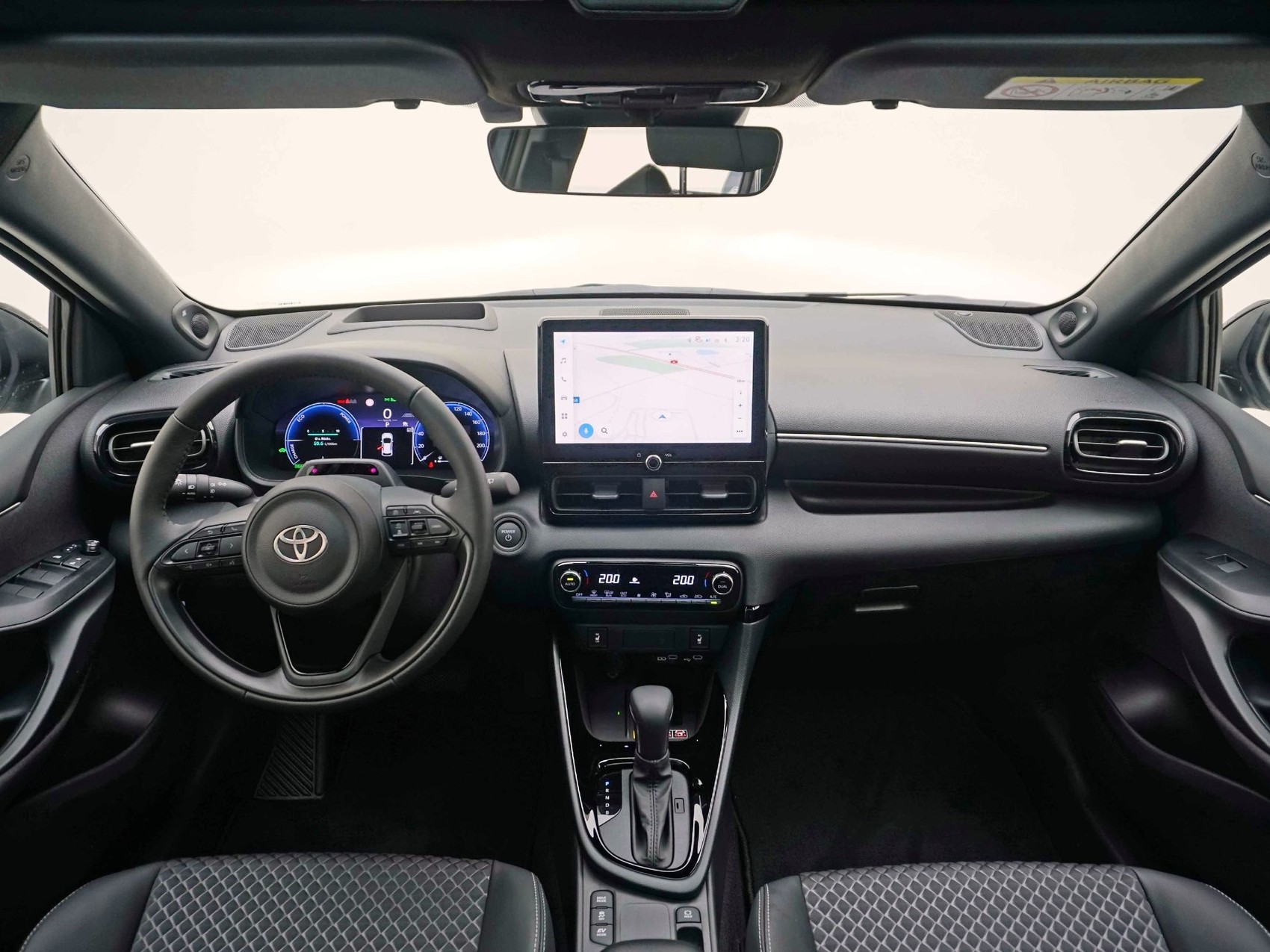 TOYOTA Yaris 1.5 VVT-i HSD Premium đ Panorama-Glasdach đ€ -image-9