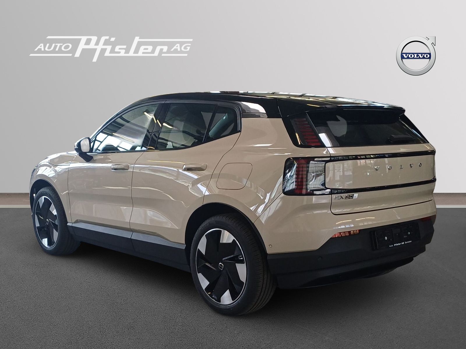 VOLVO EX30 E60 Twin Ultra Performance AWD-image-3