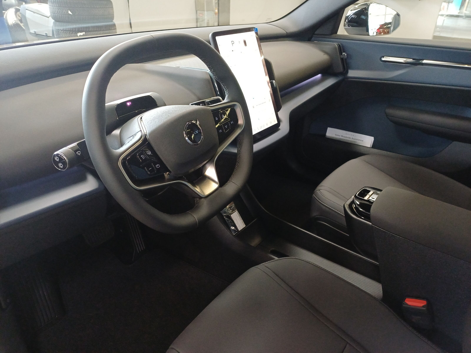 VOLVO EX30 E60 Twin Ultra Performance AWD-image-6