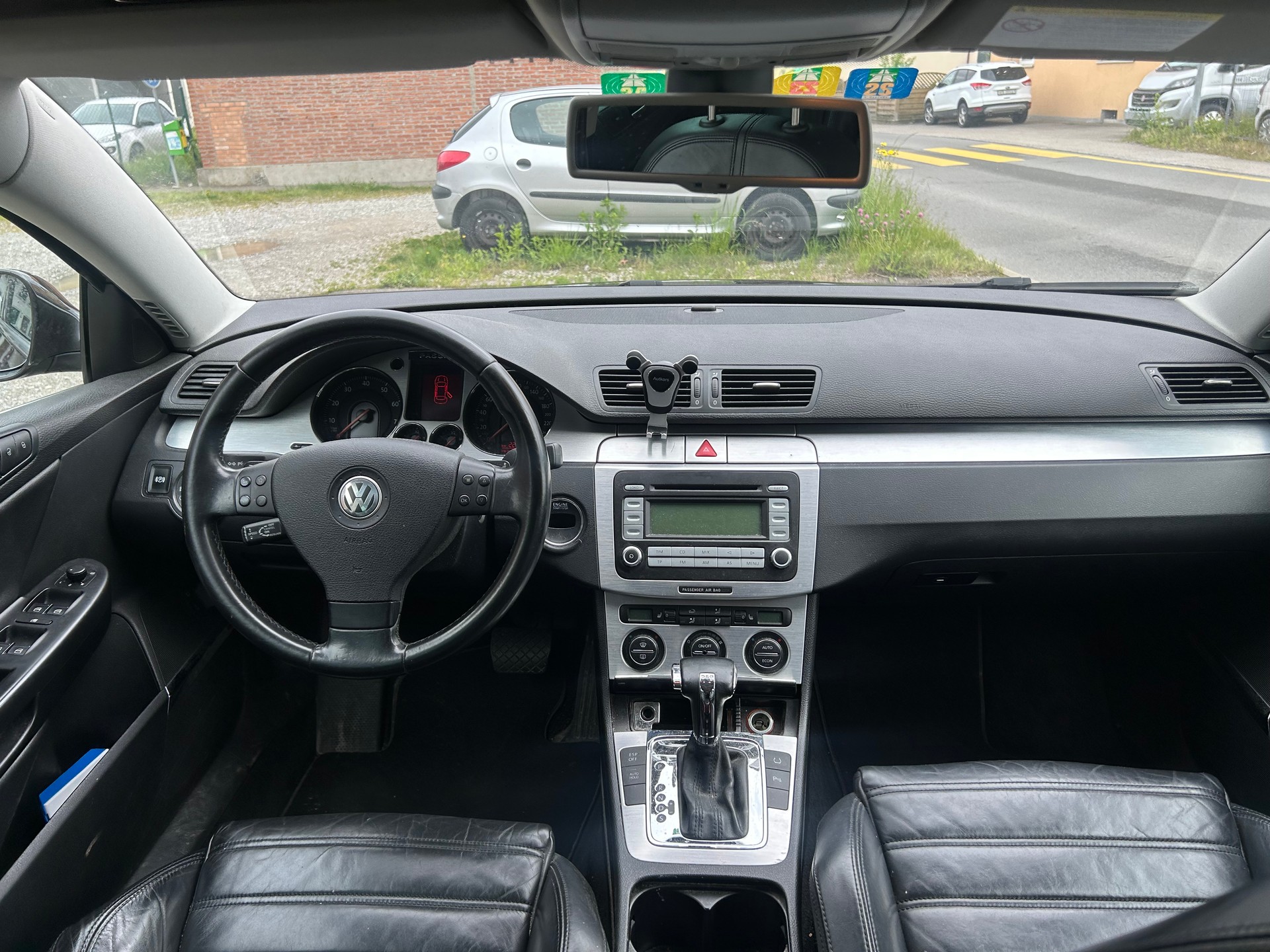 VW Passat Variant 3.2 V6 FSI Sportline 4Motion-image-6