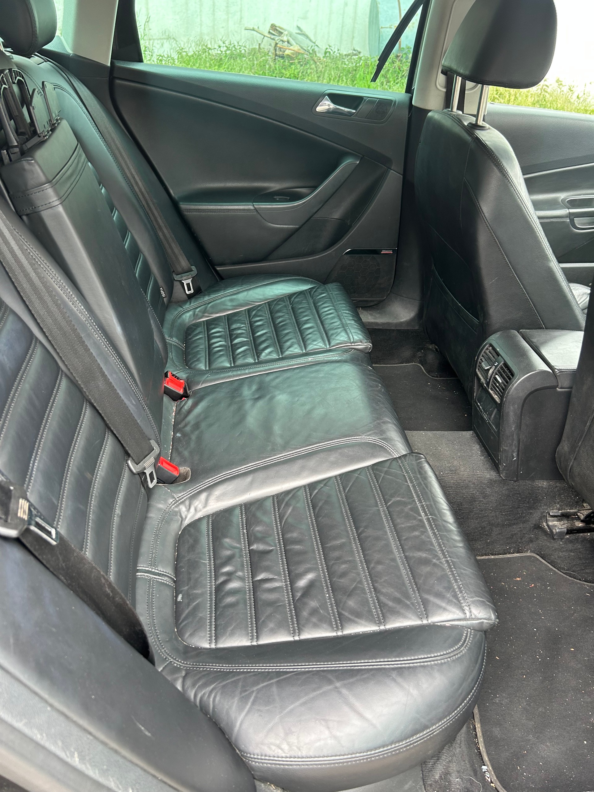 VW Passat Variant 3.2 V6 FSI Sportline 4Motion-image-7