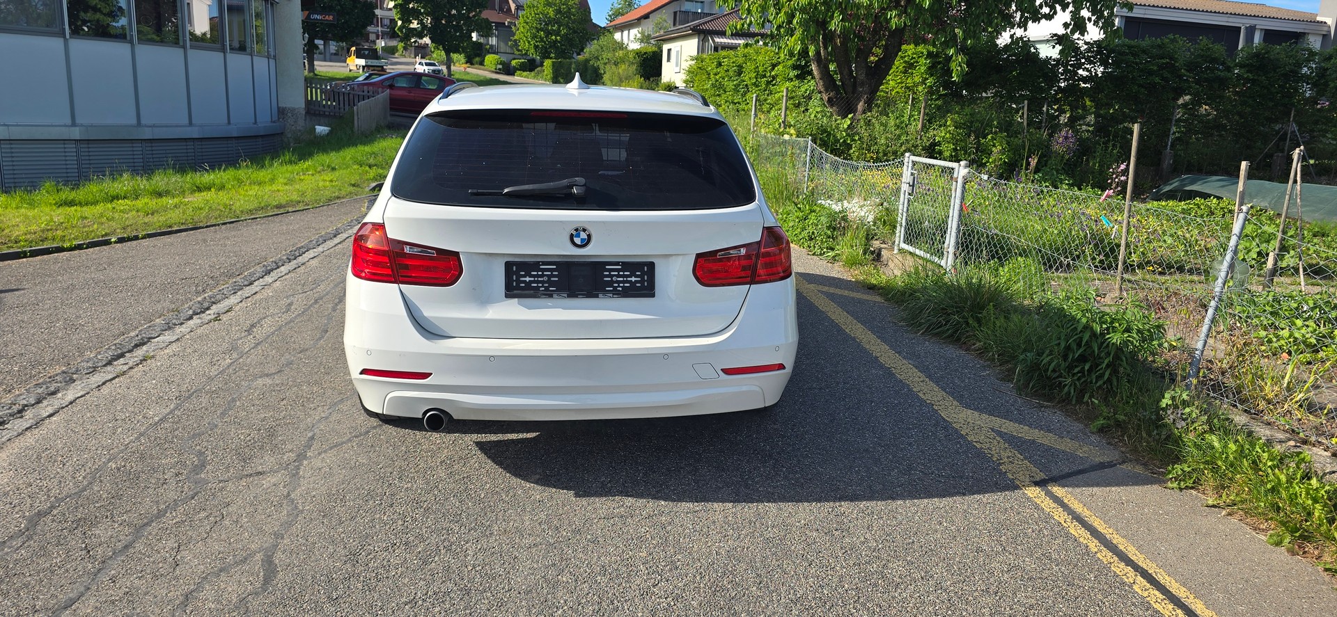 BMW 320d xDrive Touring Steptronic-image-5