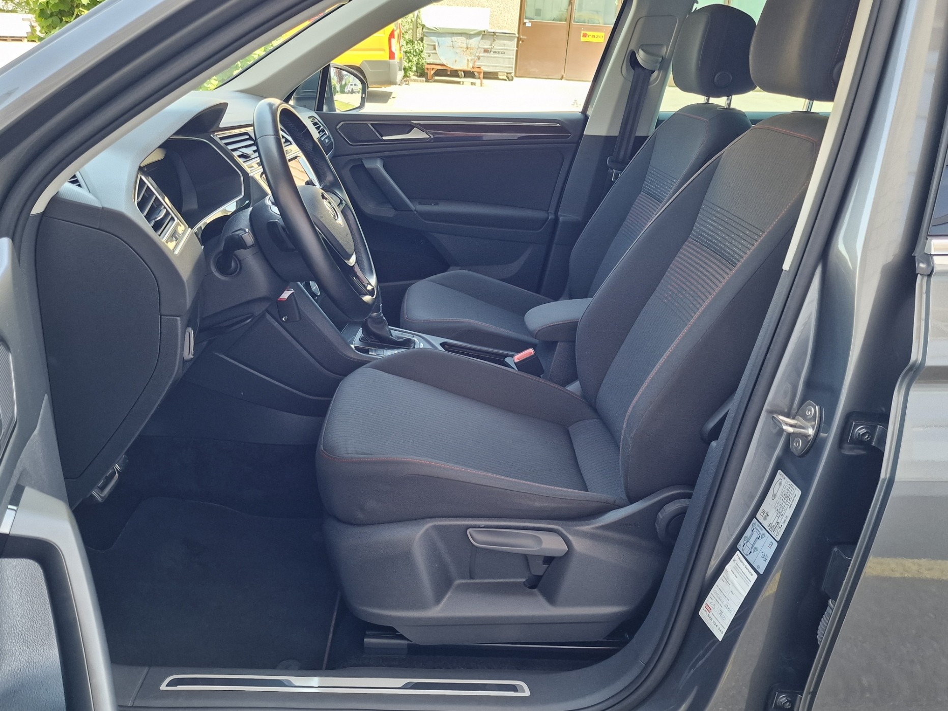 VW Tiguan 2.0TSI Sound 4Motion-image-7