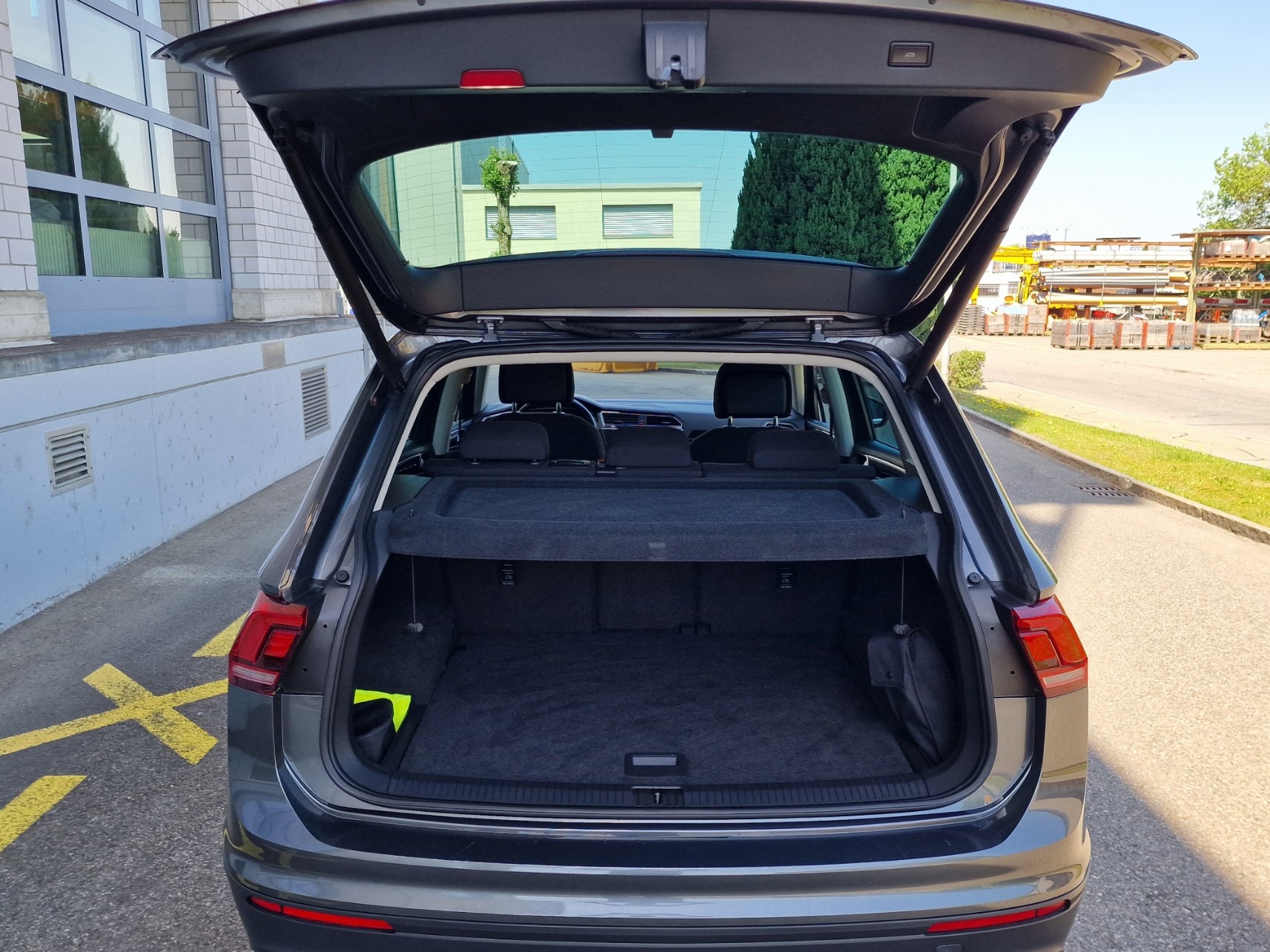 VW Tiguan 2.0TSI Sound 4Motion-image-14