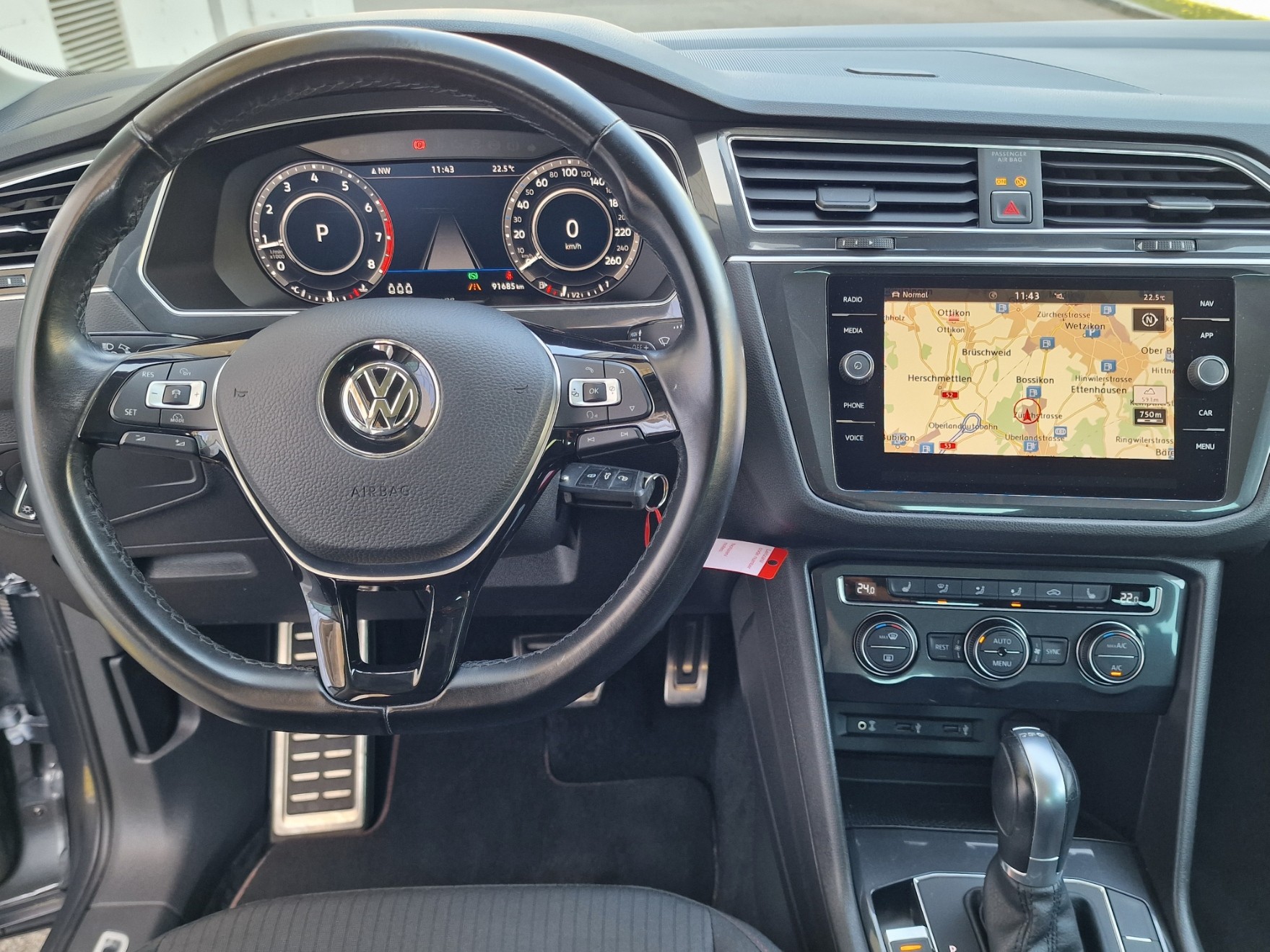 VW Tiguan 2.0TSI Sound 4Motion-image-10