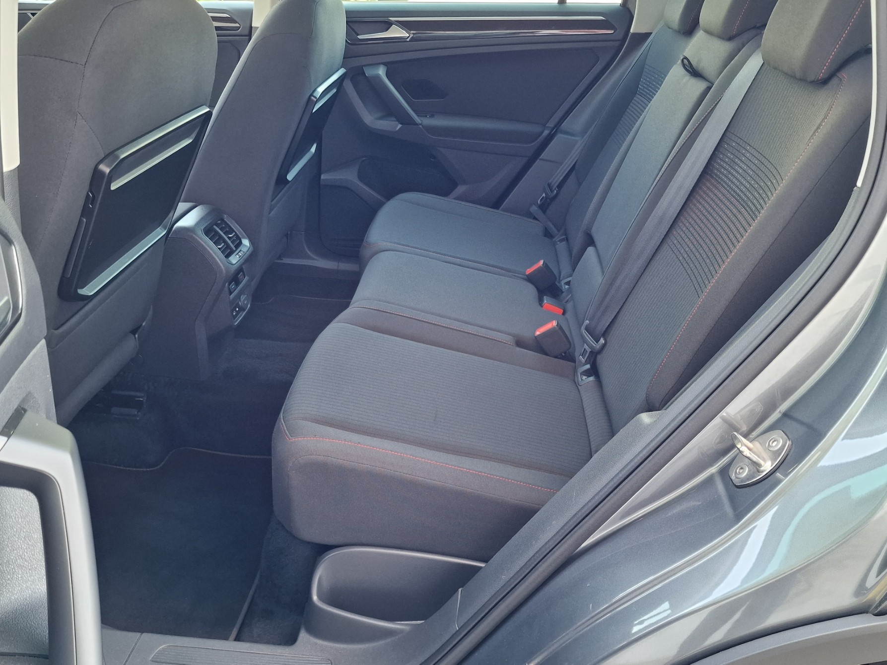 VW Tiguan 2.0TSI Sound 4Motion-image-13