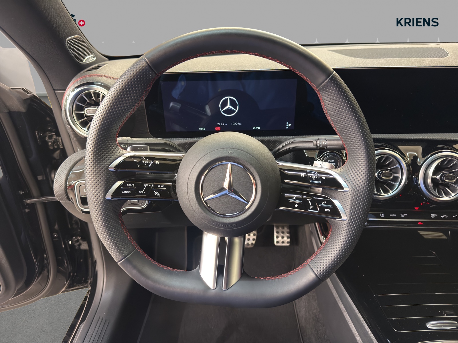 MERCEDES-BENZ CLA 200 - AMG / Rückfahrkamera / Head-Up Display / Soundsystem / Ambiente-Licht-image-9