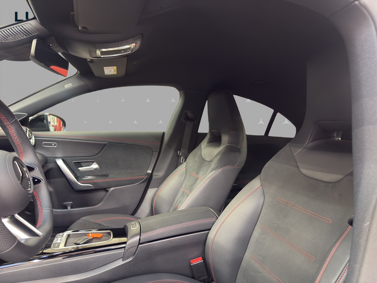 MERCEDES-BENZ CLA 200 - AMG / Rückfahrkamera / Head-Up Display / Soundsystem / Ambiente-Licht-image-8