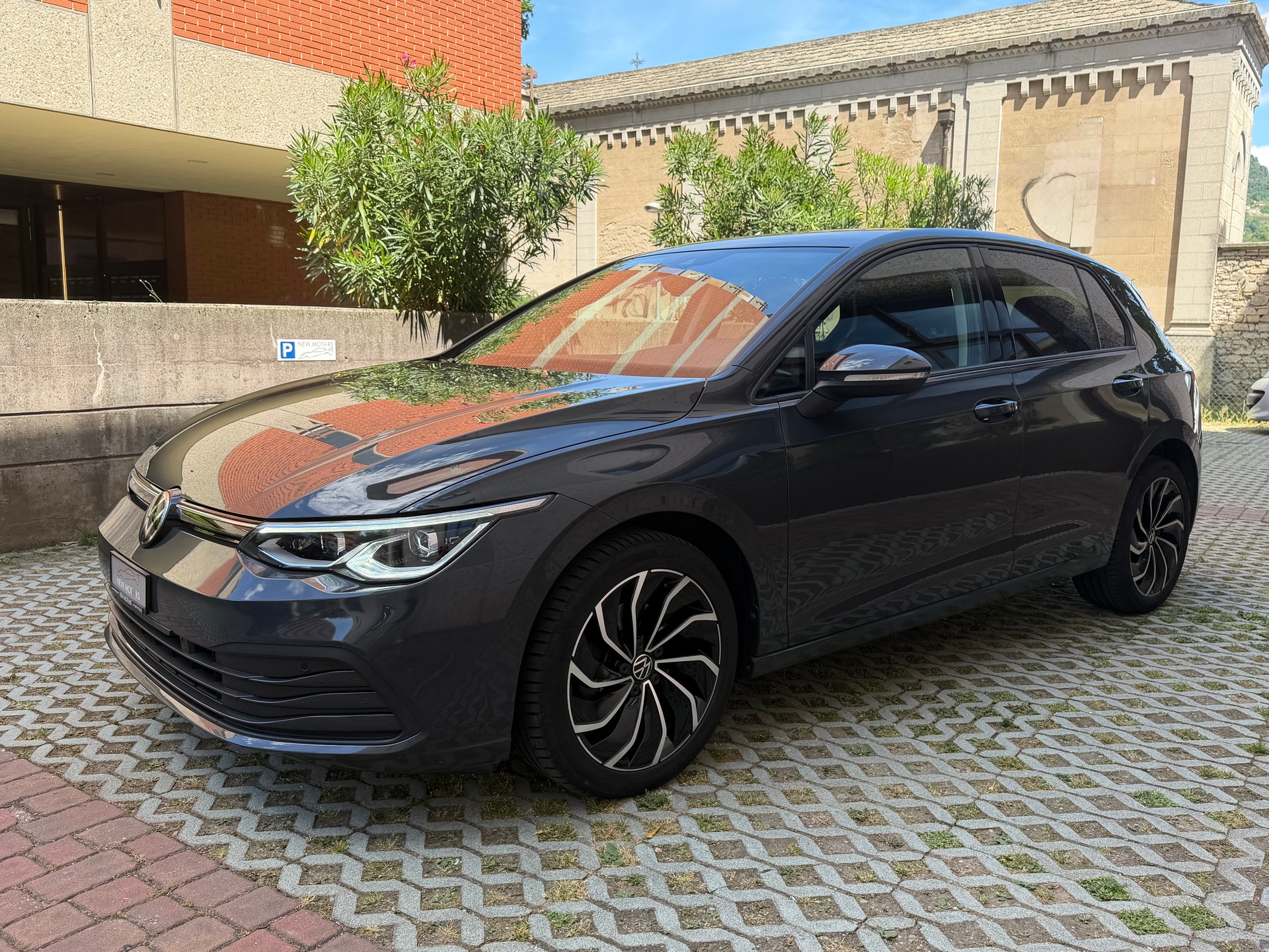 VW Golf 1.0 eTSI mHEV ACTLife DSG-image-1