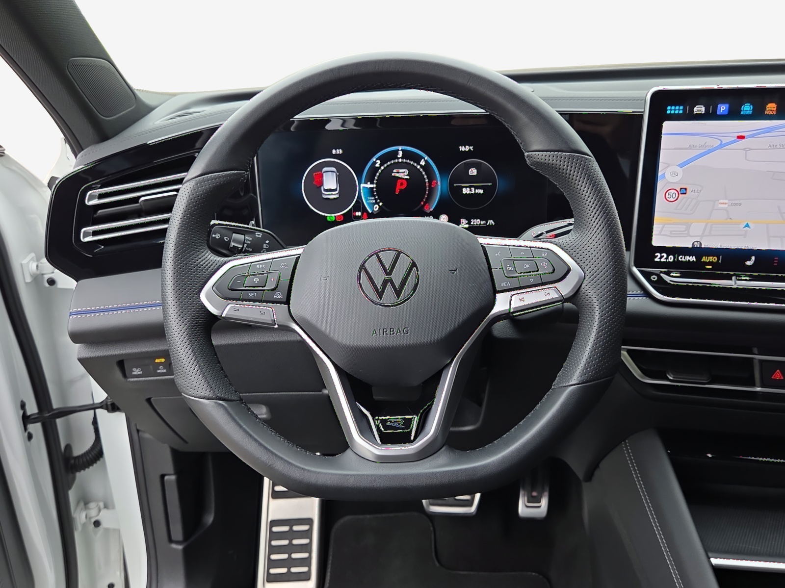 VW Tiguan 2.0 TDI SCR R-Line 4Motion DSG-image-9