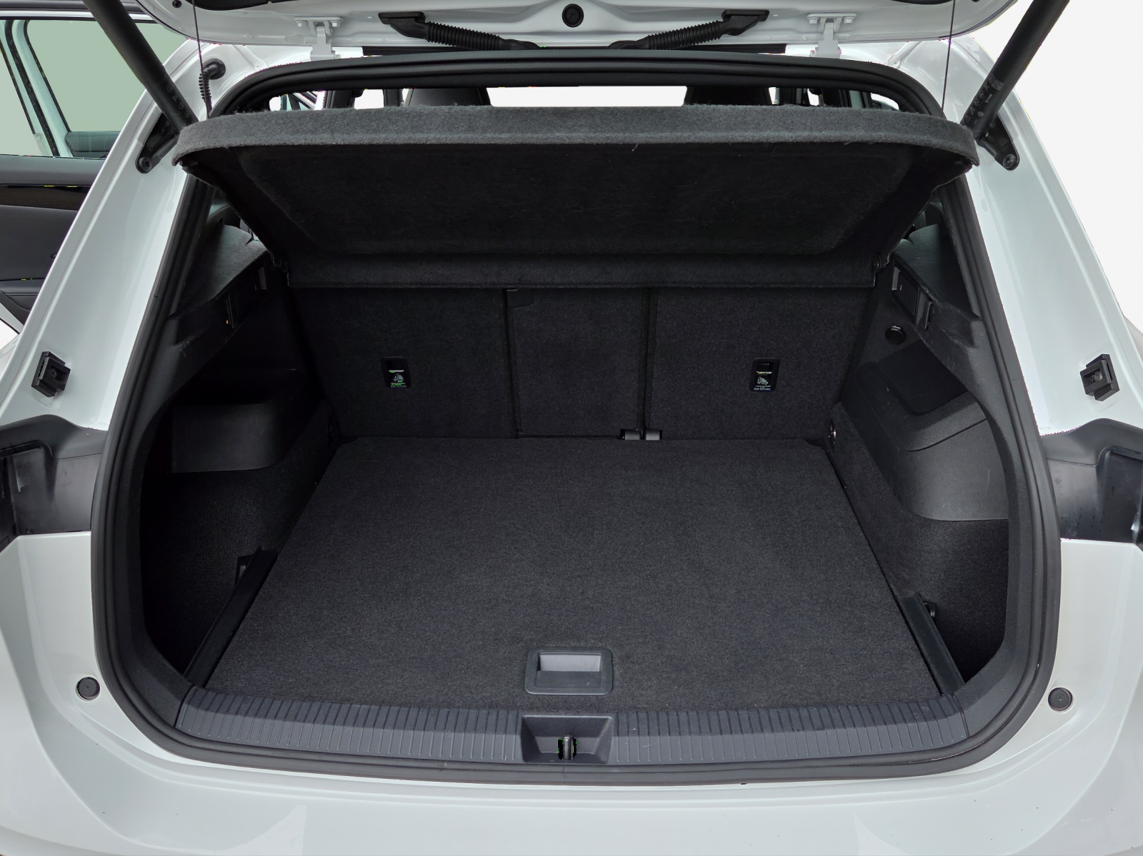 VW Tiguan 2.0 TDI SCR R-Line 4Motion DSG-image-12
