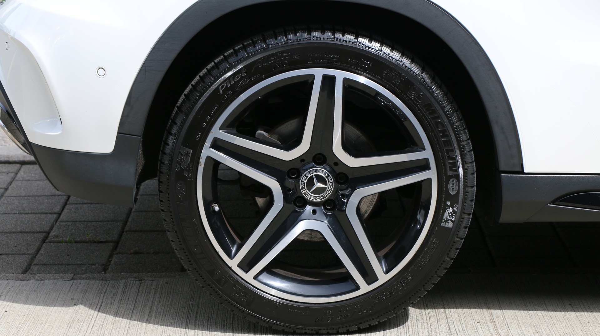 MERCEDES-BENZ GLA 250 AMG Line 4Matic-image-21
