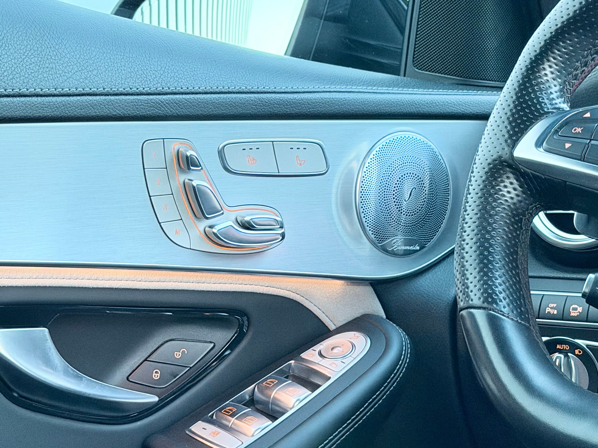 MERCEDES-BENZ GLC 63 S AMG 4Matic+ 9G-Tronic-image-7