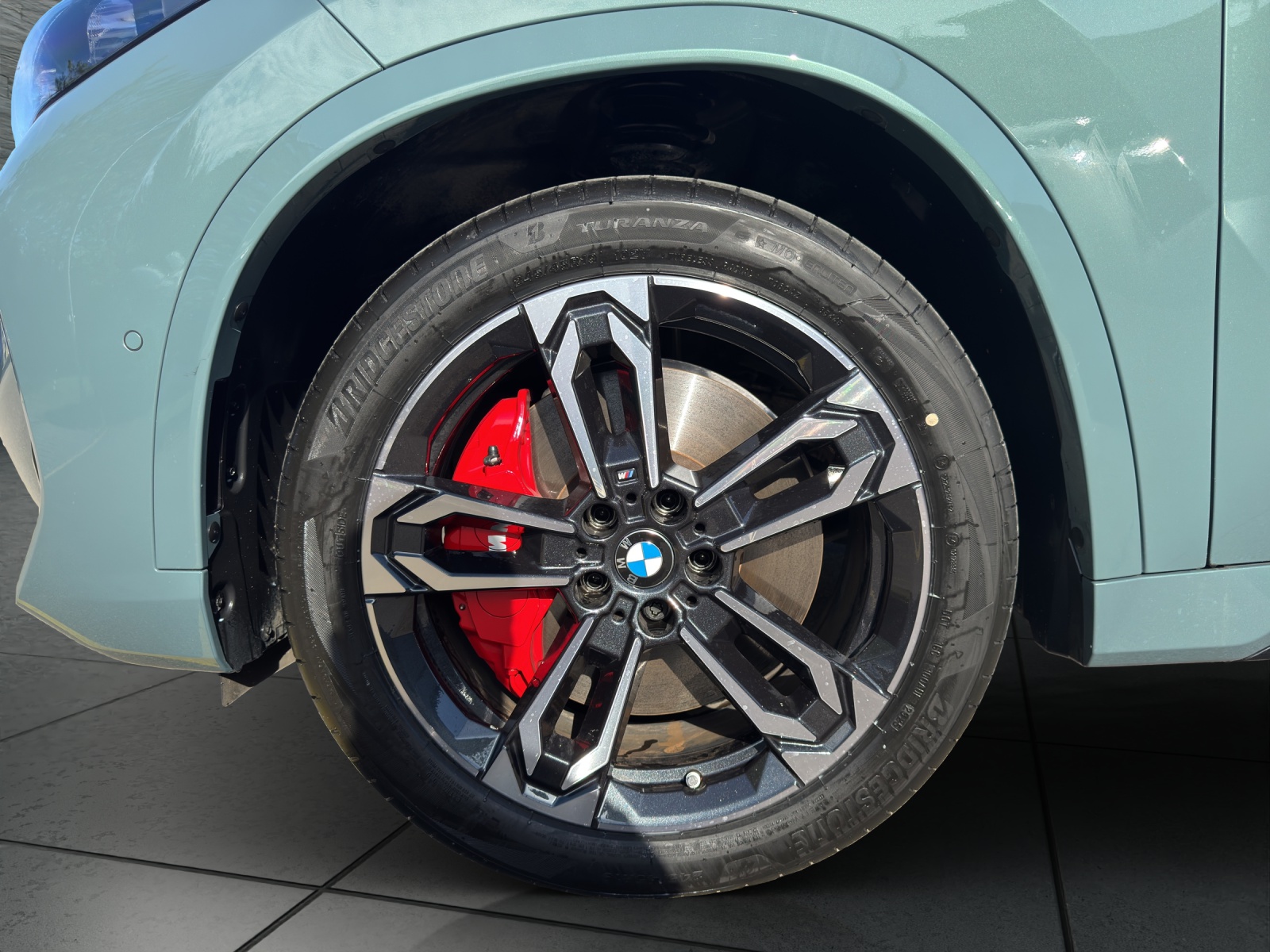 BMW iX1 30 xDrive M Sportpaket Pro-image-9