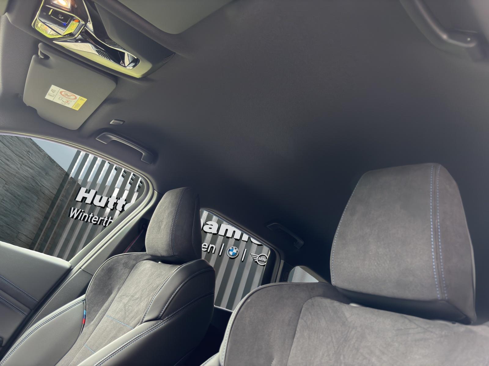 BMW iX1 30 xDrive M Sportpaket Pro-image-17