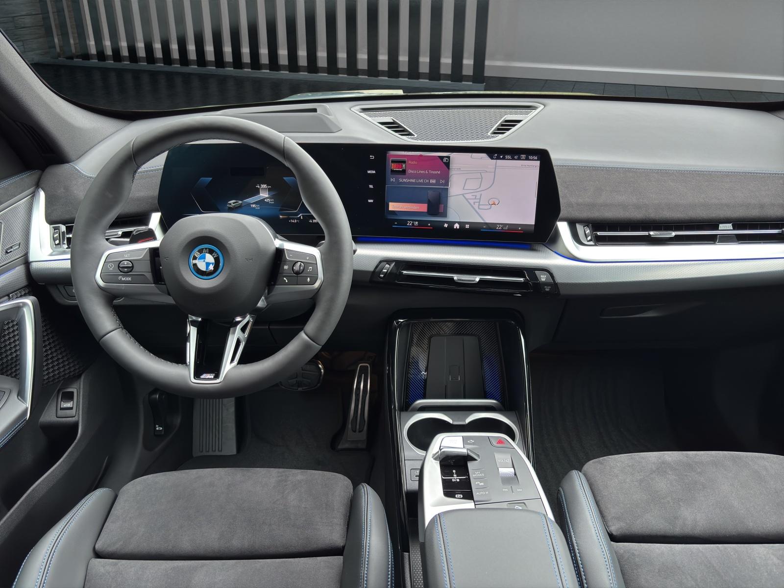 BMW iX1 30 xDrive M Sportpaket Pro-image-10