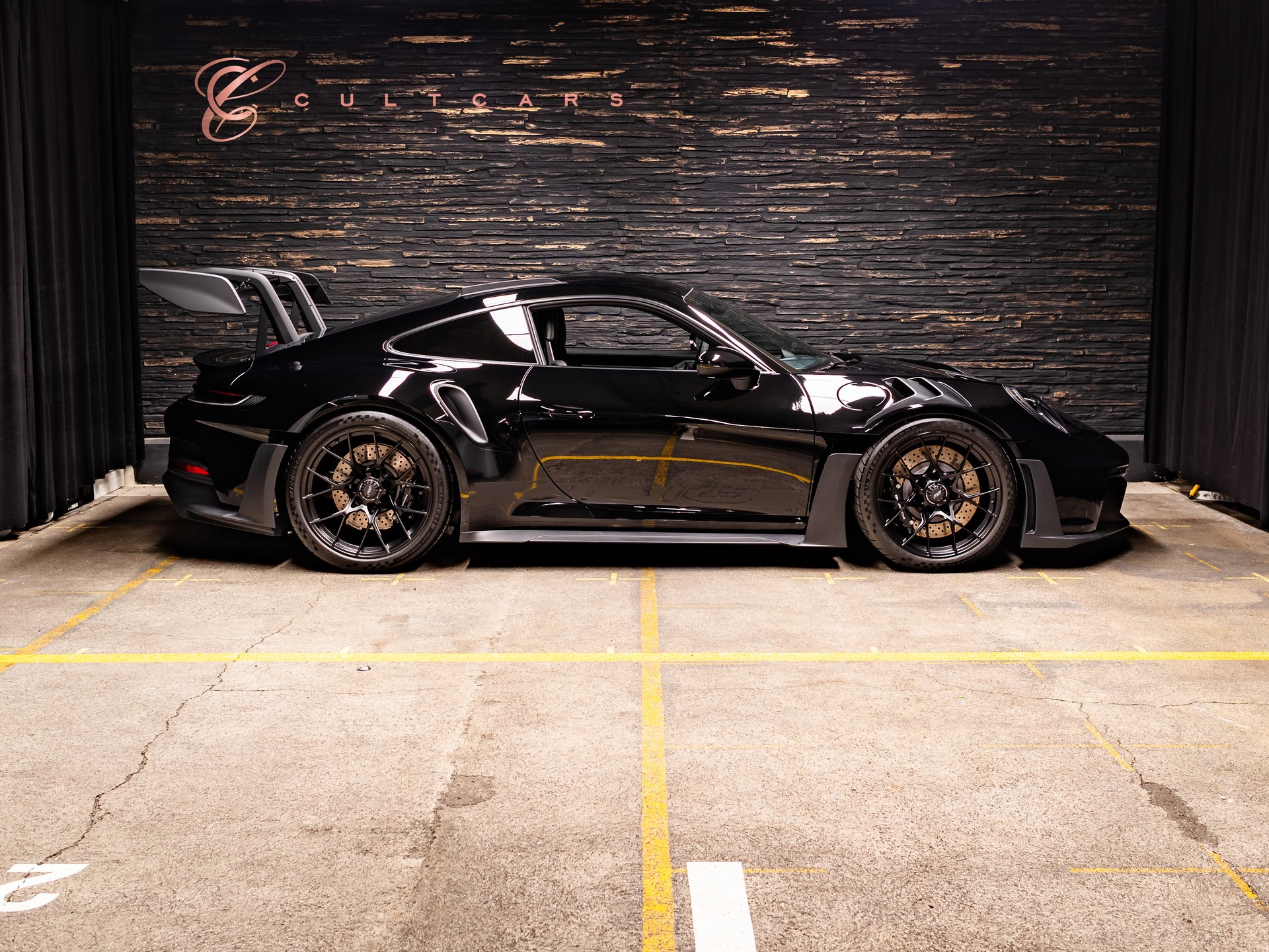 PORSCHE 911 GT3 RS-image-0
