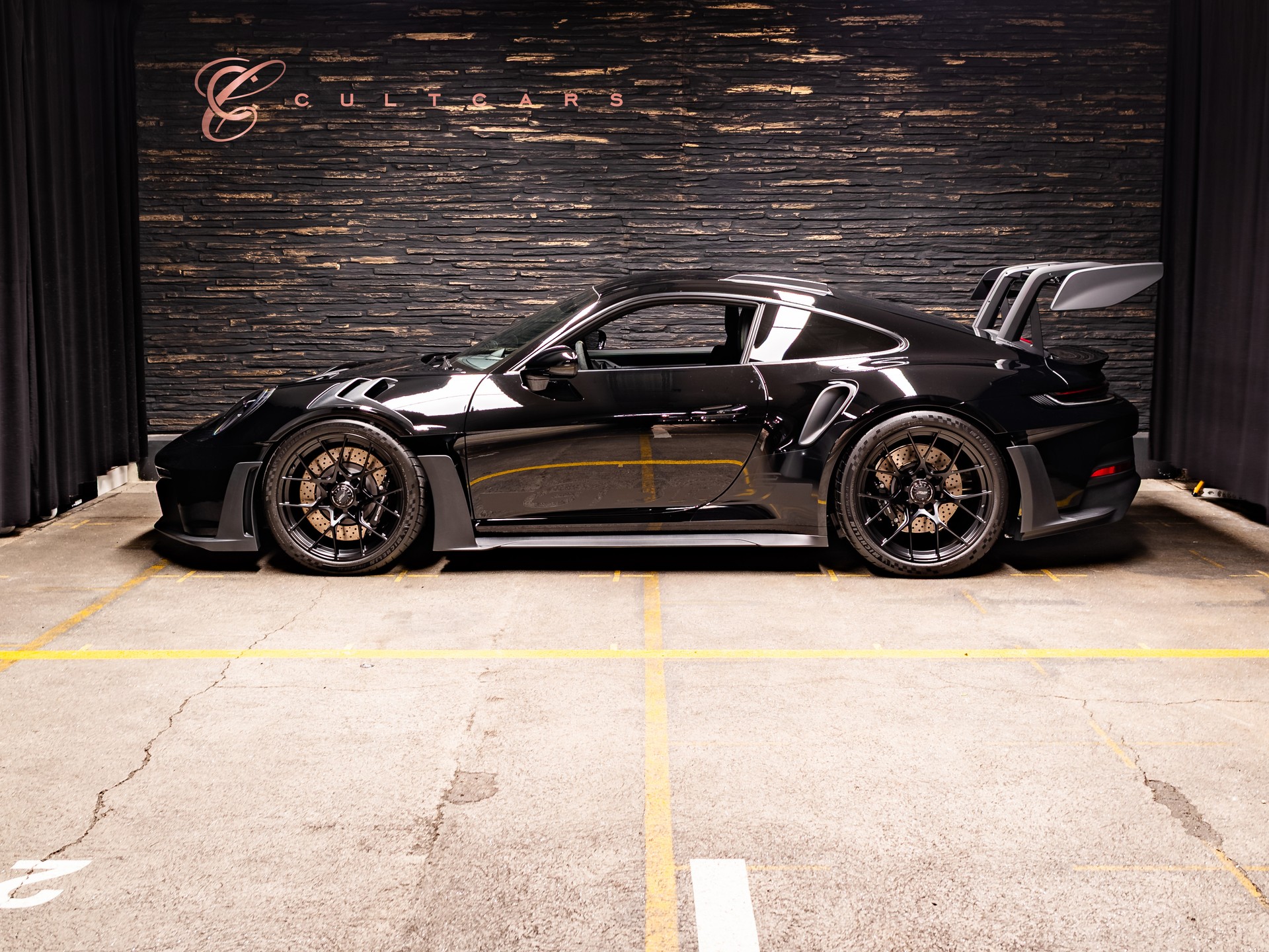 PORSCHE 911 GT3 RS-image-1