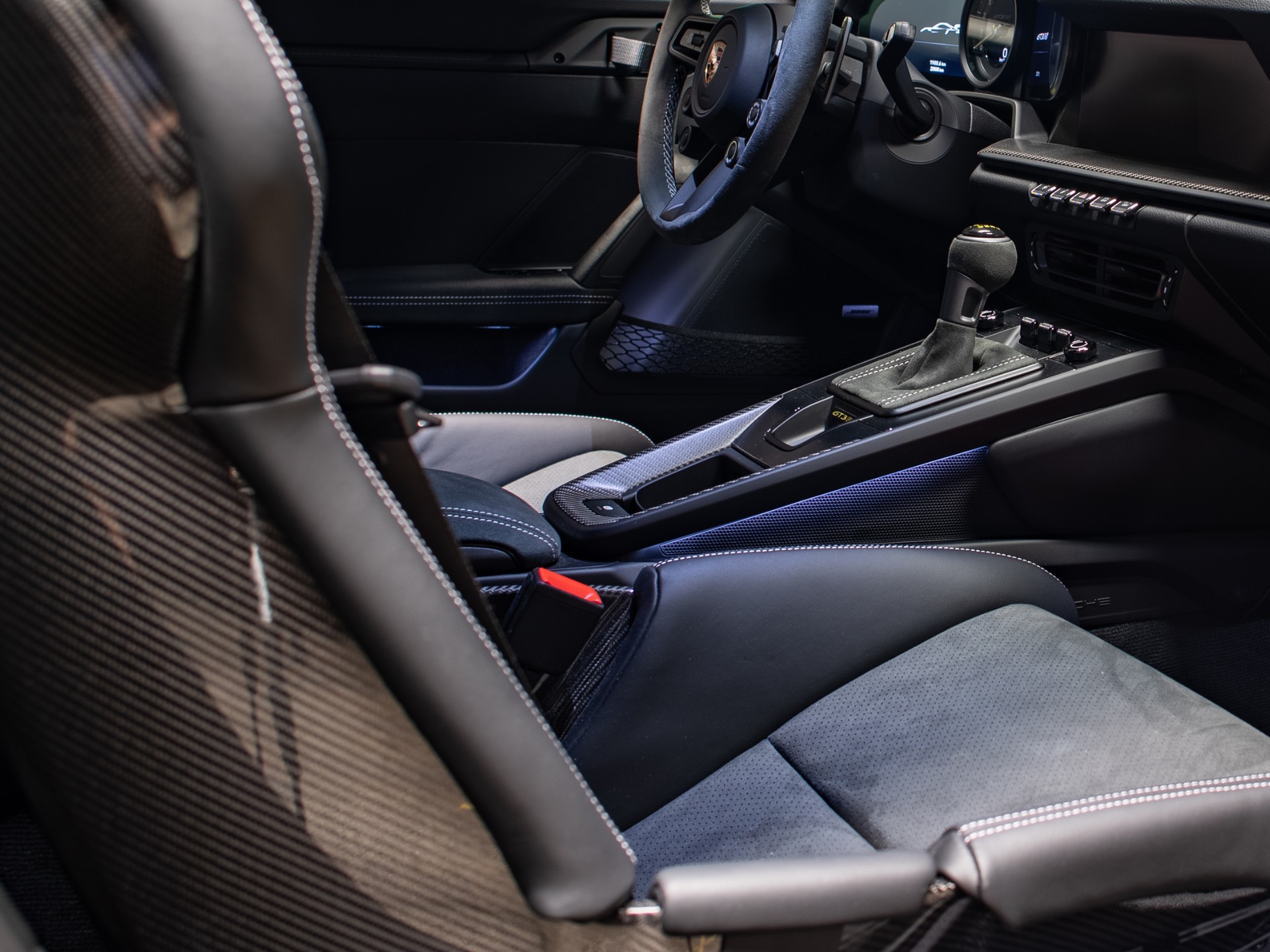 PORSCHE 911 GT3 RS-image-8