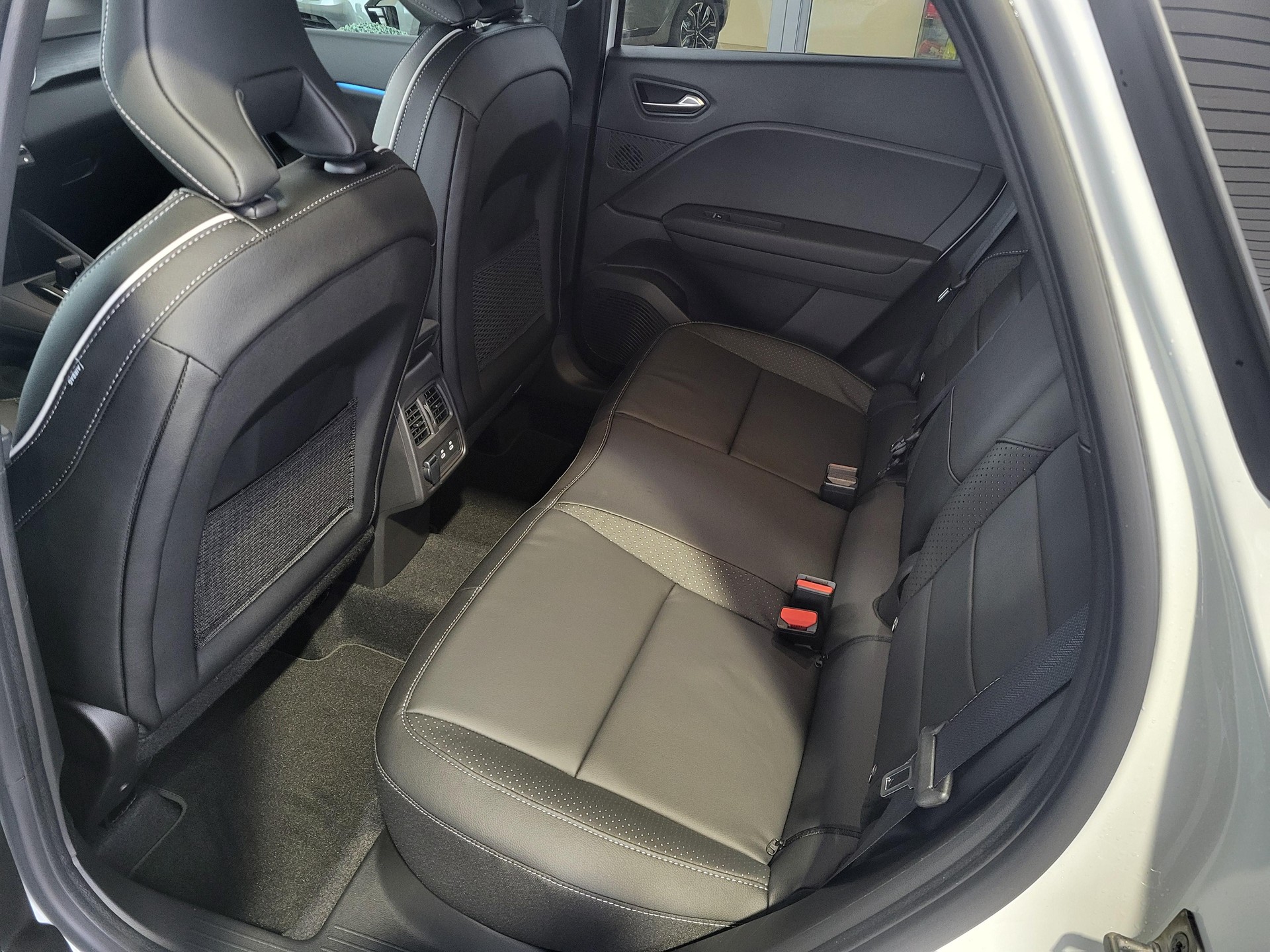 MITSUBISHI Grandis 1.8 HEV Instyle-image-7