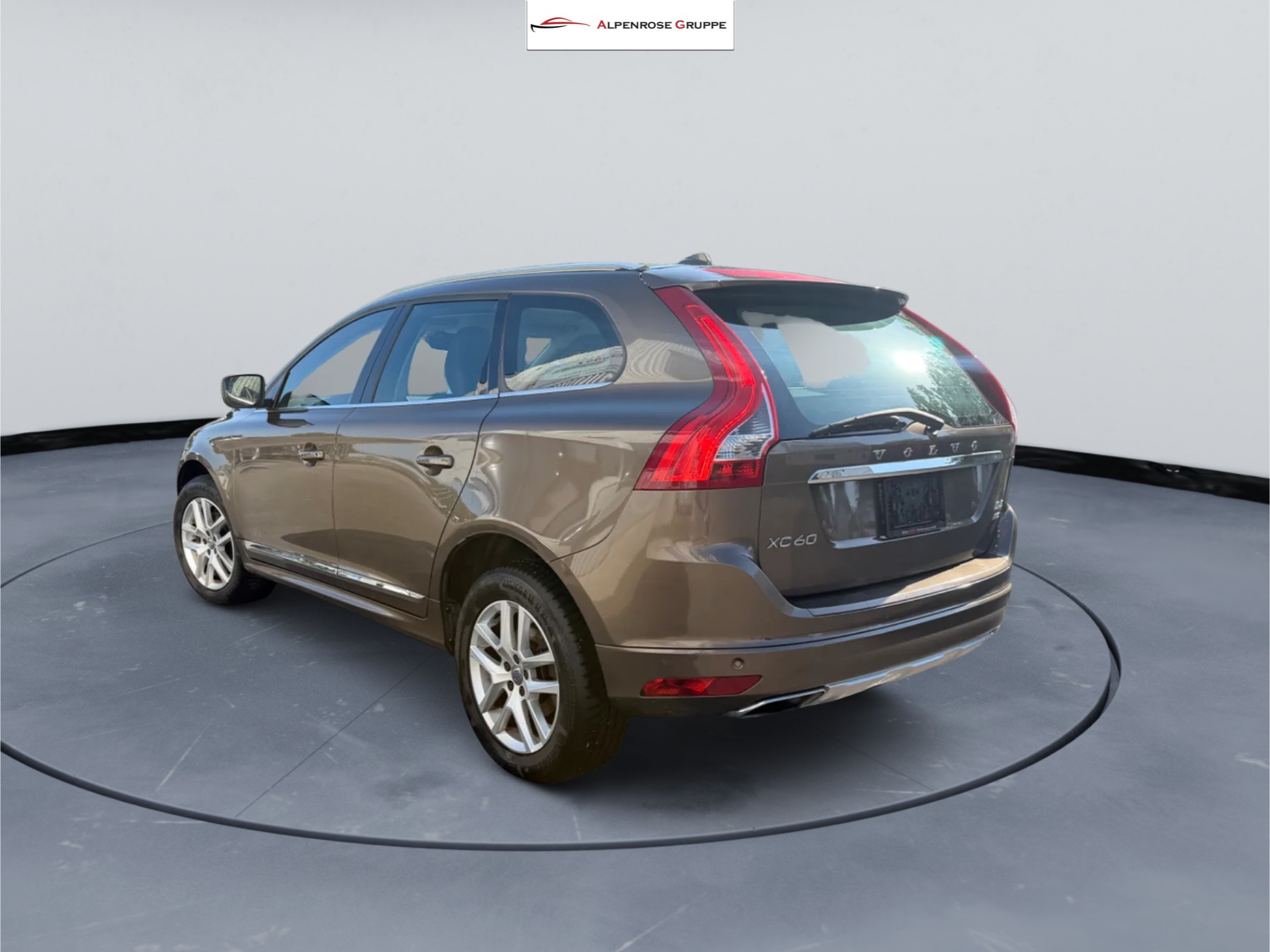 VOLVO XC60 D4 AWD Summum Geartronic-image-3