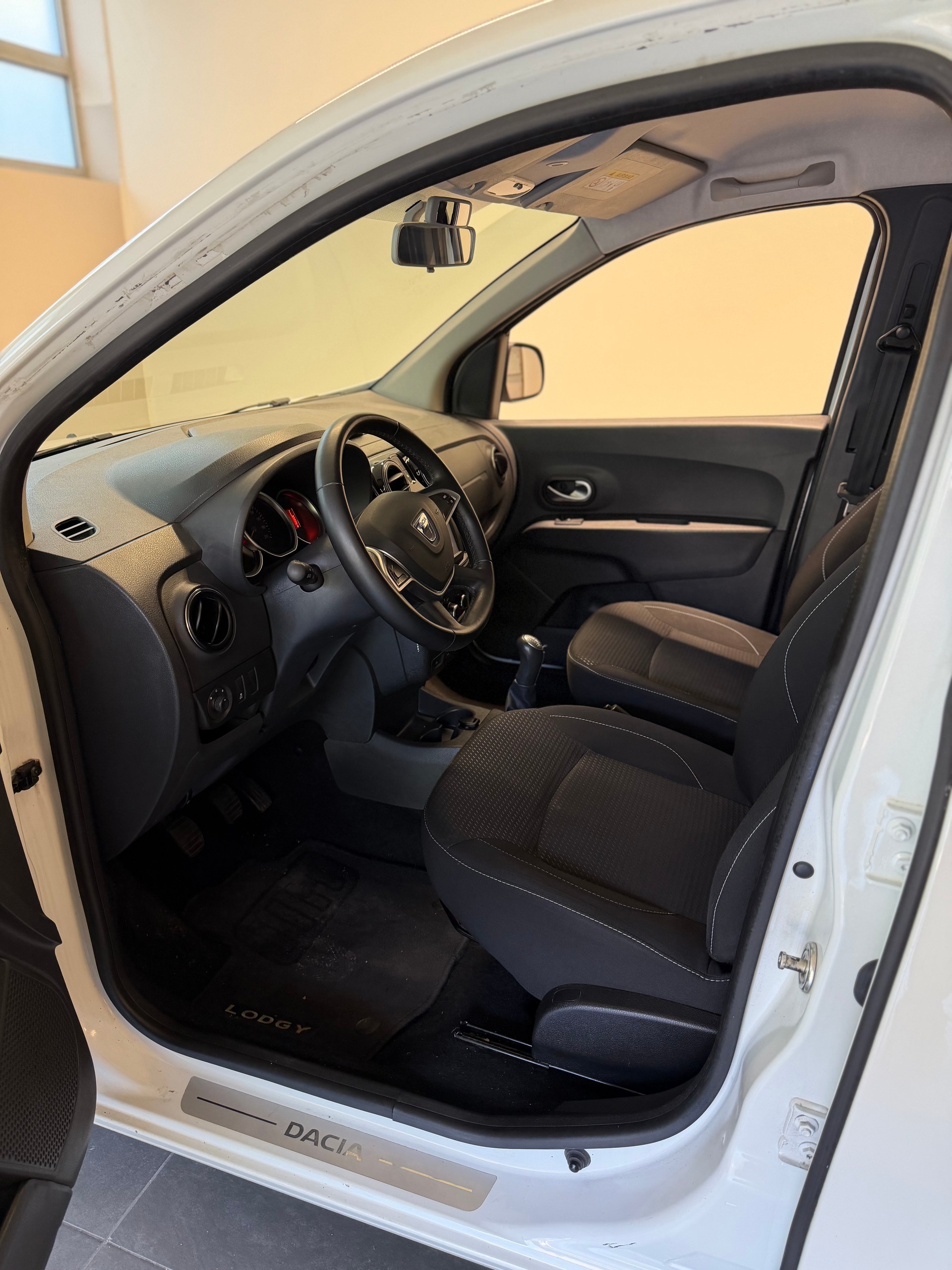 DACIA Lodgy 1.2 Turbo Stepway PL-image-5