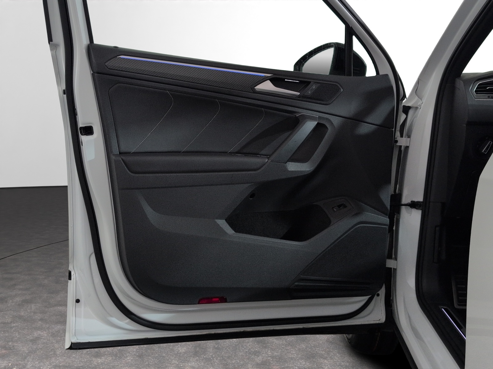 VW Tiguan 2.0TSI R-Line 4Motion DSG-image-13