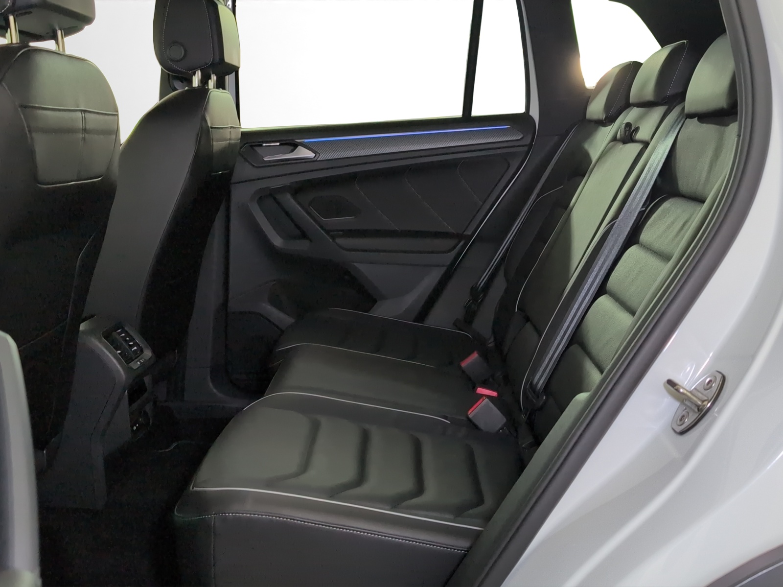 VW Tiguan 2.0TSI R-Line 4Motion DSG-image-7