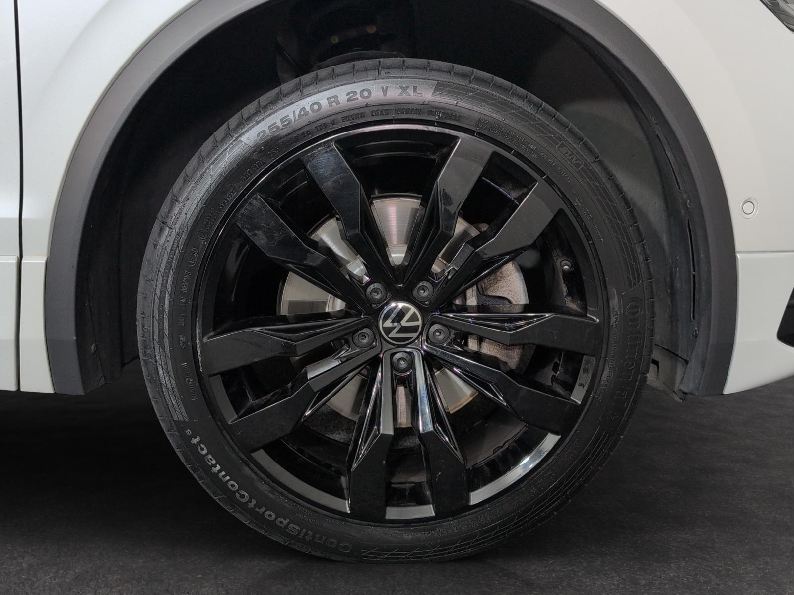 VW Tiguan 2.0TSI R-Line 4Motion DSG-image-4