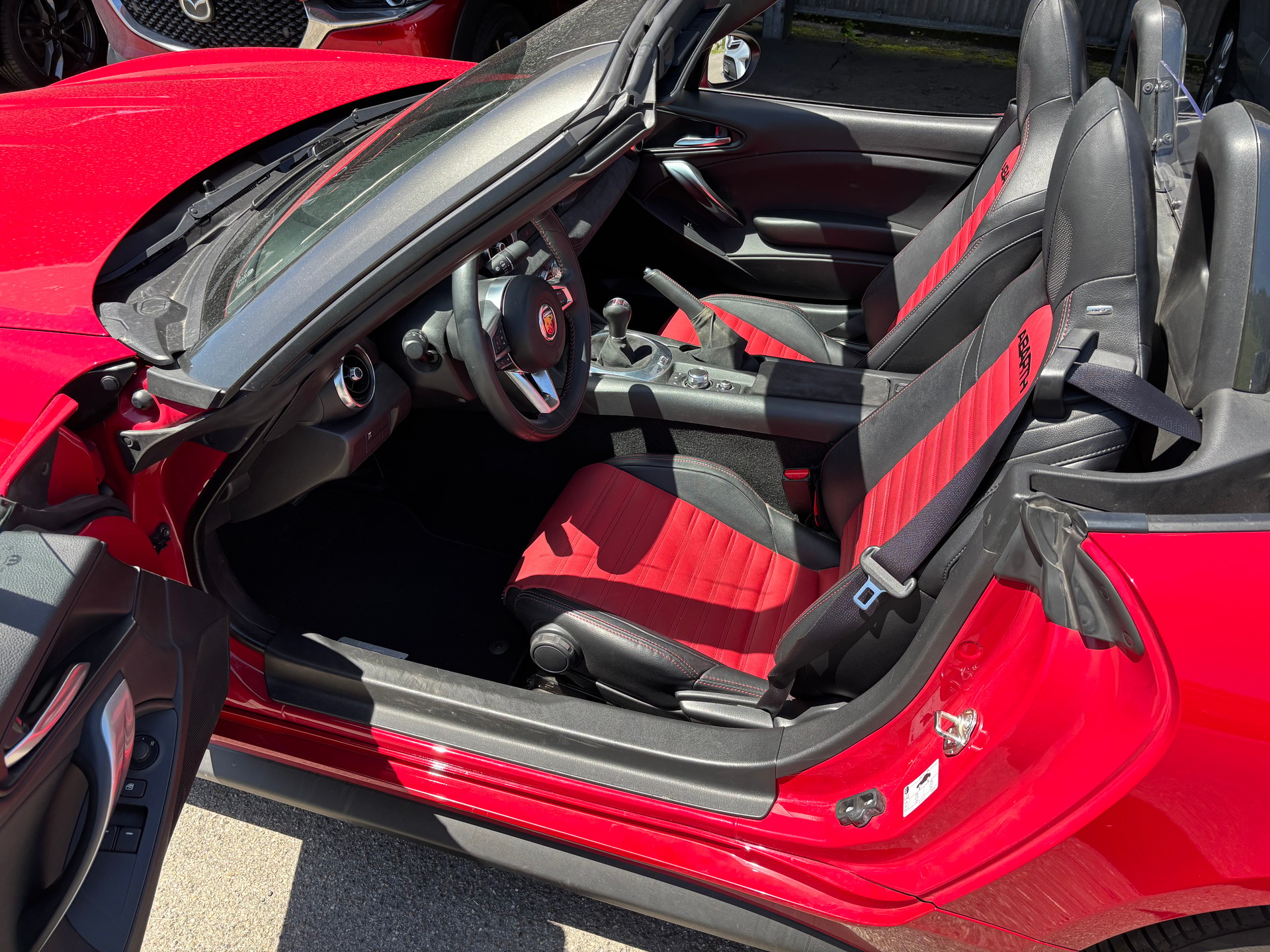 FIAT 124 Spider 1.4 TB Abarth-image-5