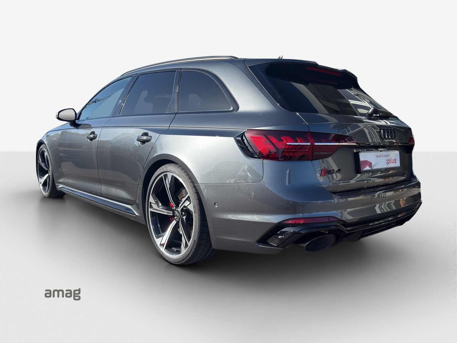AUDI RS4 Avant quattro tiptronic-image-2