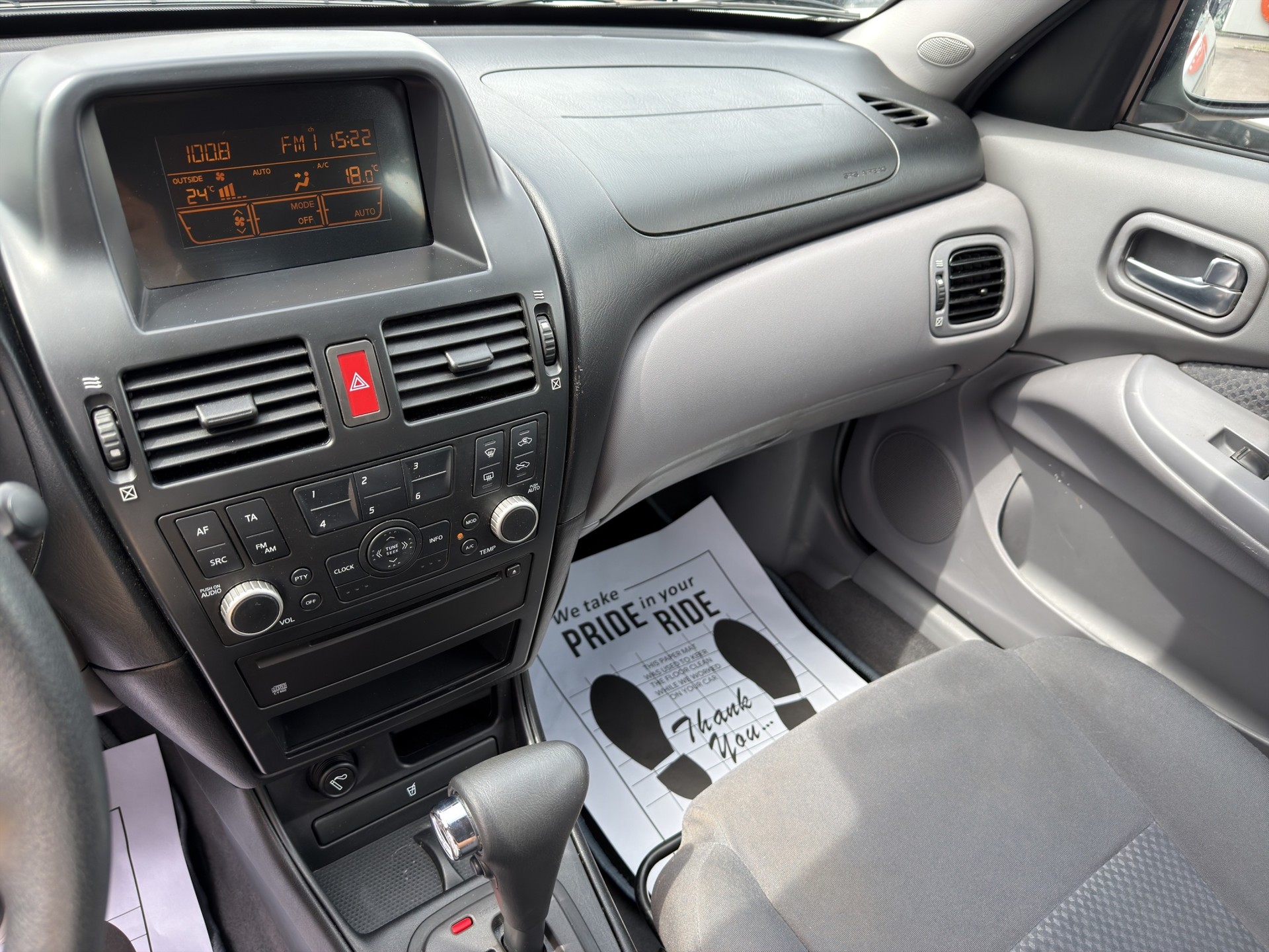 NISSAN Almera 1.8 16V acenta Automatik Getriebe-image-12