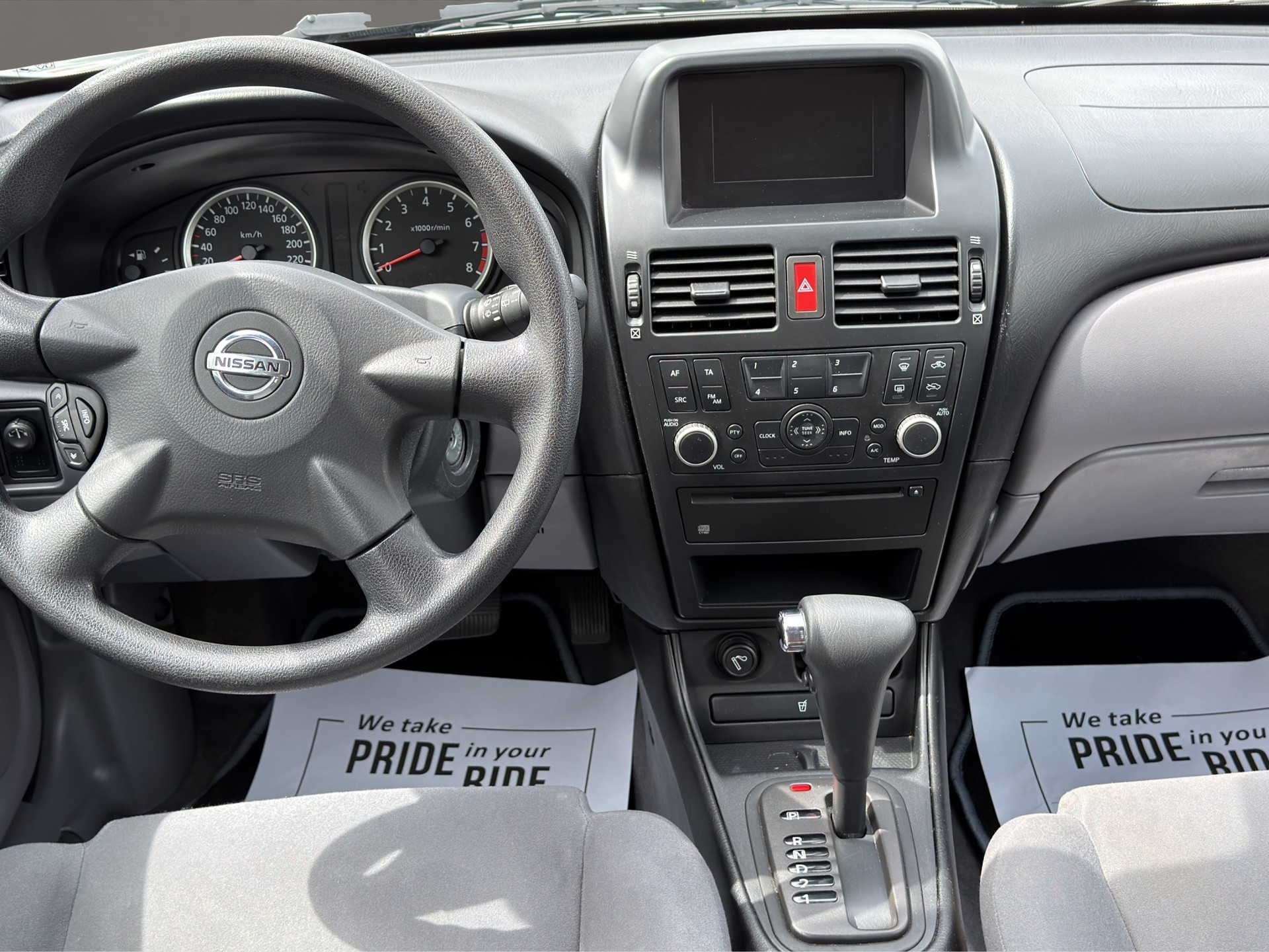 NISSAN Almera 1.8 16V acenta Automatik Getriebe-image-9