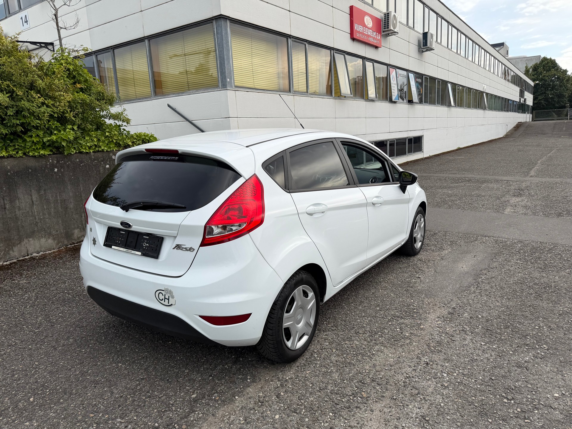 FORD Fiesta 1.4 16V Trend+-image-4