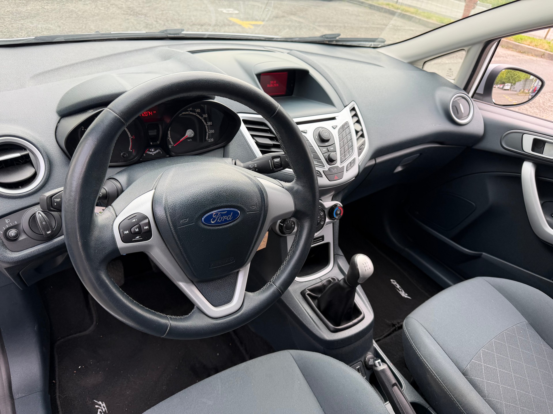 FORD Fiesta 1.4 16V Trend+-image-9