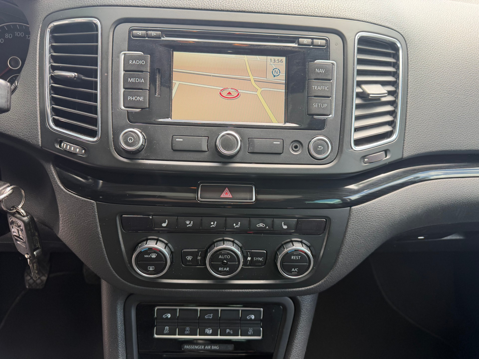 SEAT Alhambra 2.0 TDI Style 4x4 * Gr. Navi * Xenon * Klima-auto * Tempomat * PDC V&H - RF-Kamera * Panoramadach *-image-8
