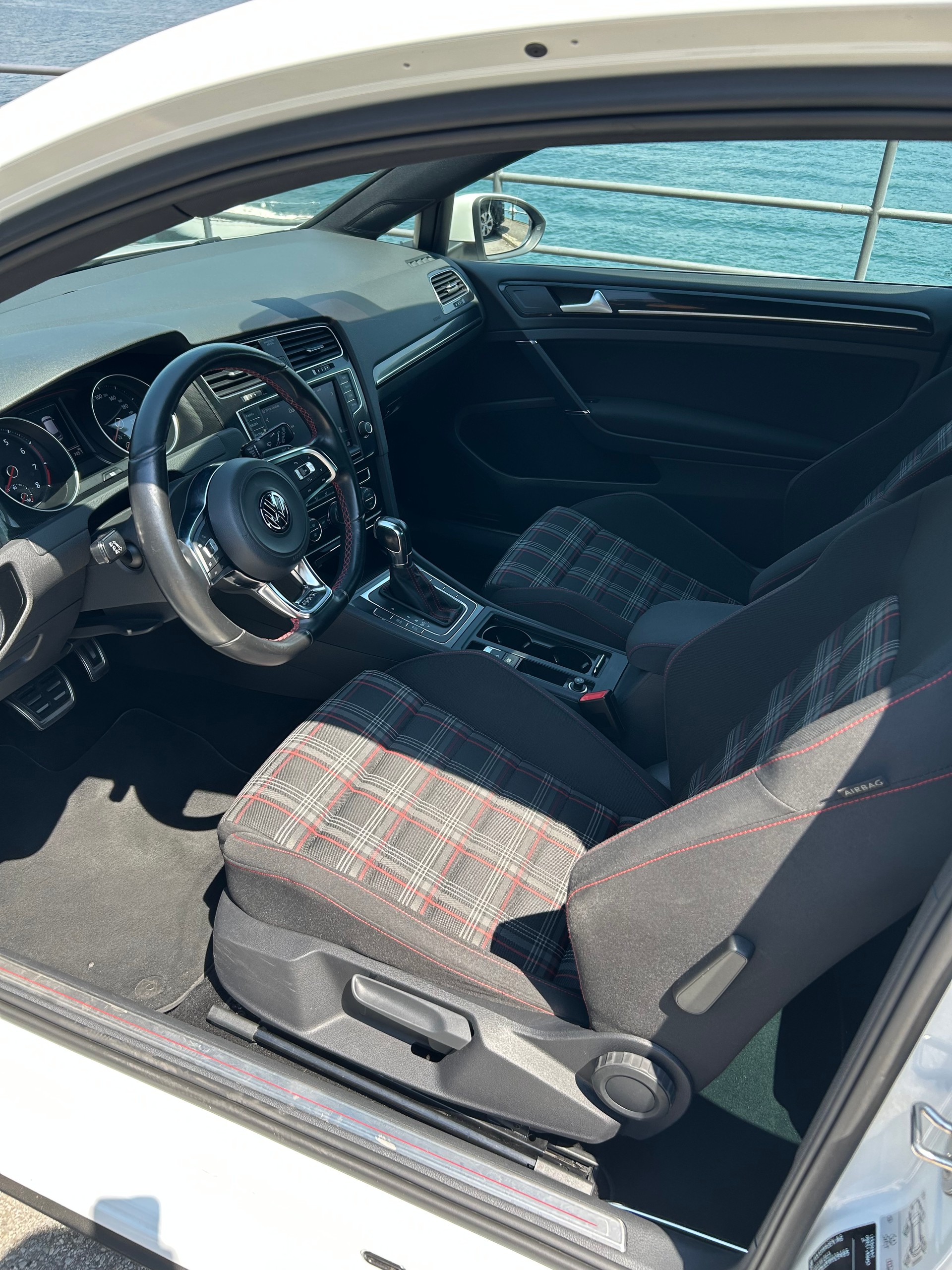 VW 2.0 TSI GTI Performance DSG-image-4