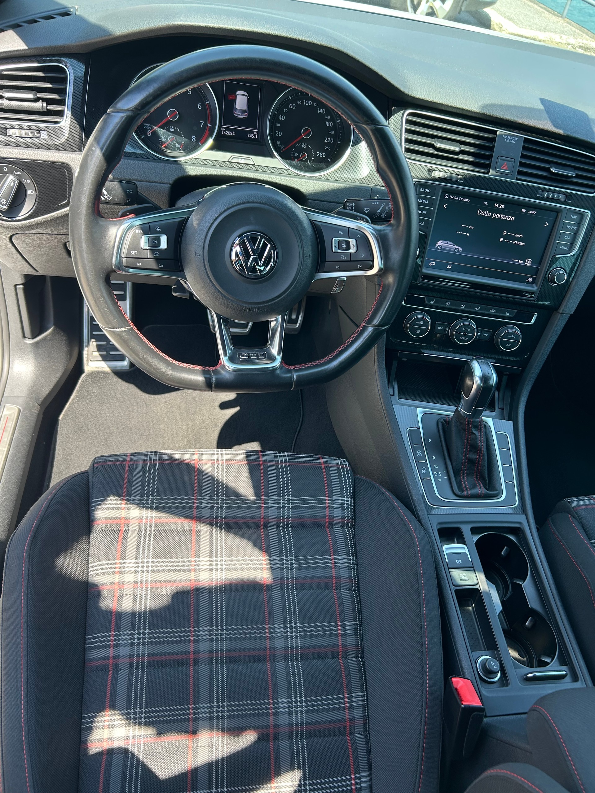 VW 2.0 TSI GTI Performance DSG-image-3