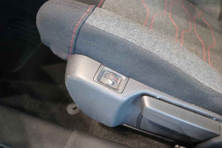 CITROEN C3 1.2i PureTech Shine EAT6-image-27
