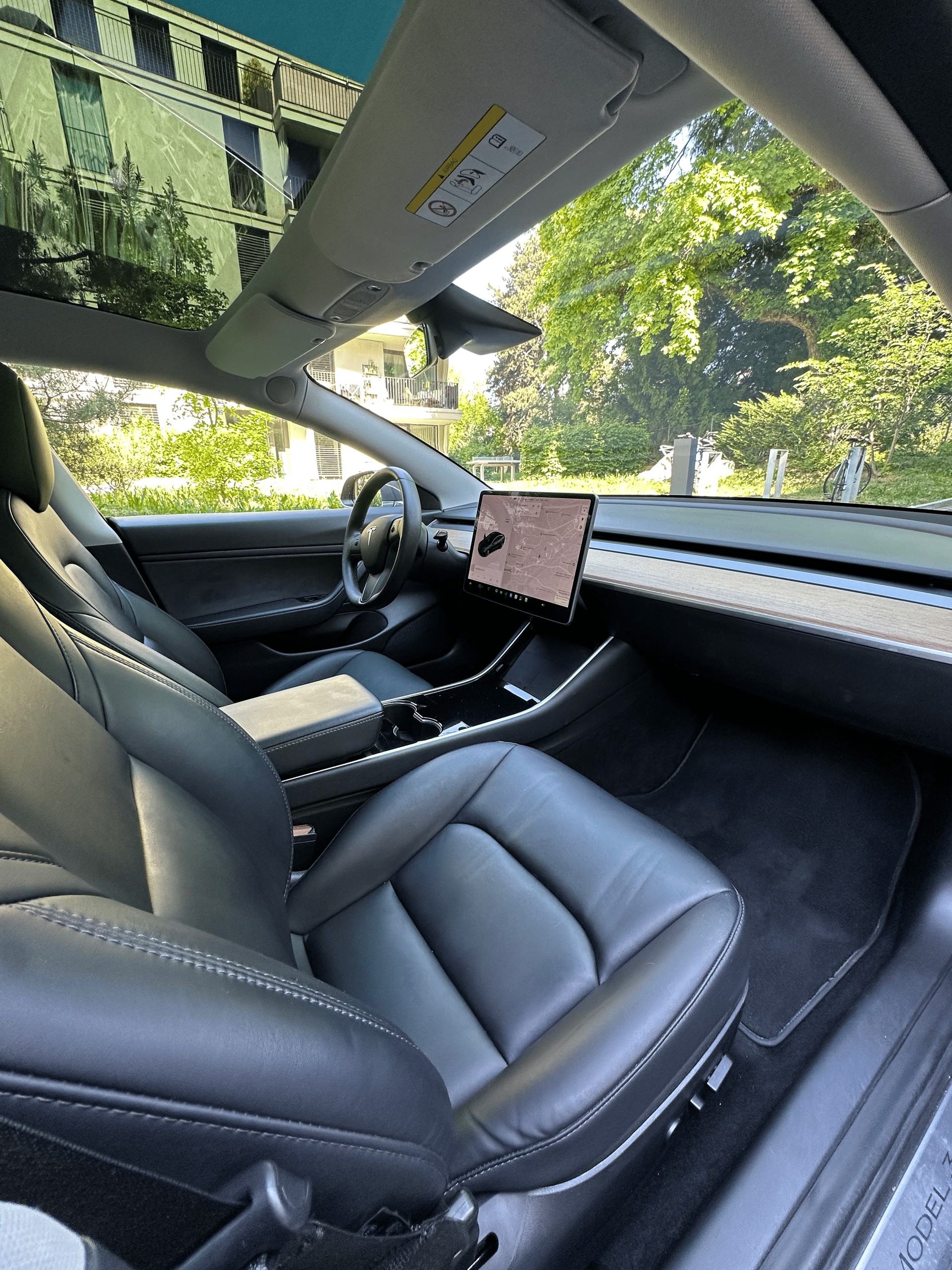 TESLA Long Range AWD-image-5