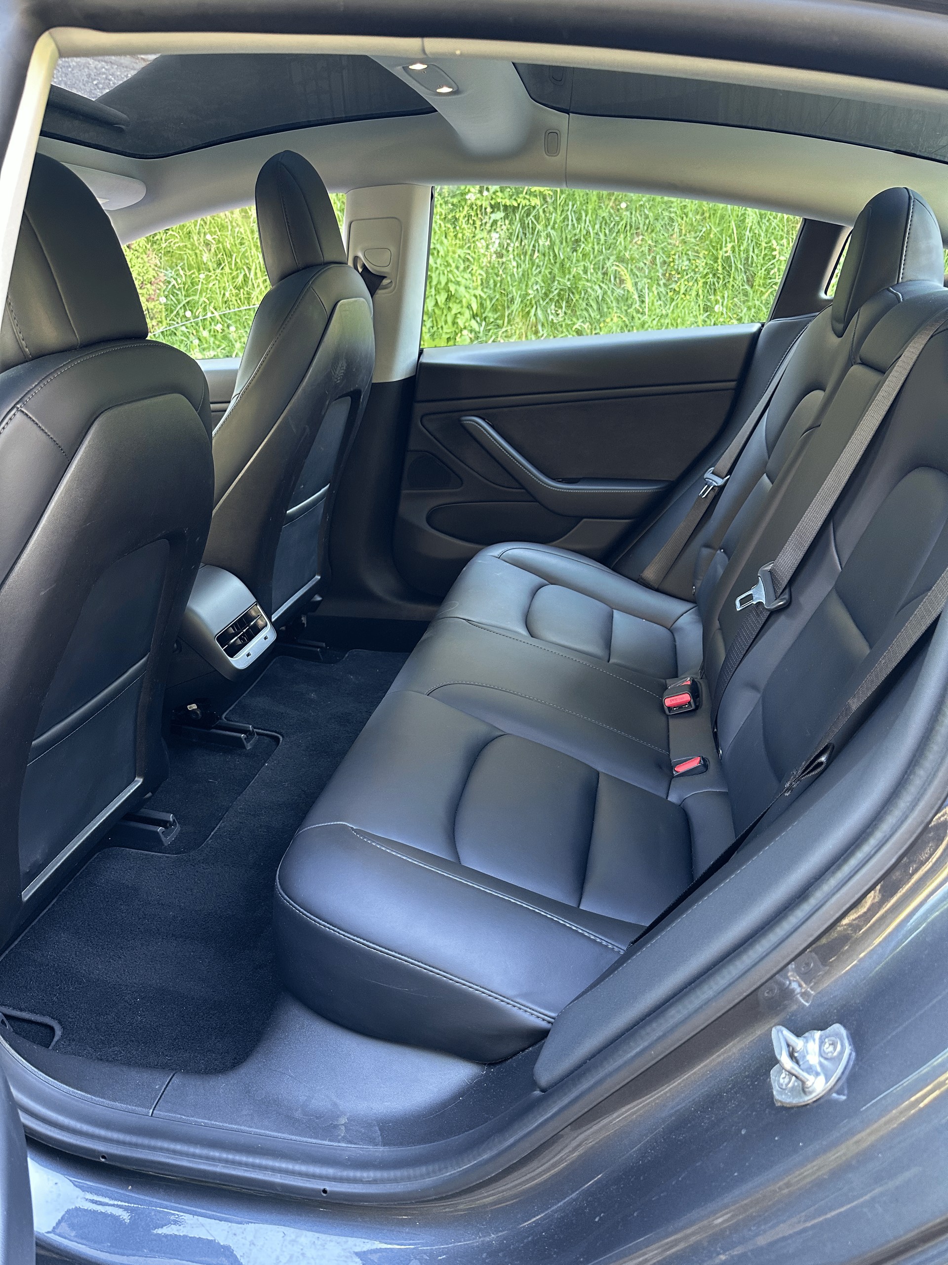 TESLA Long Range AWD-image-7