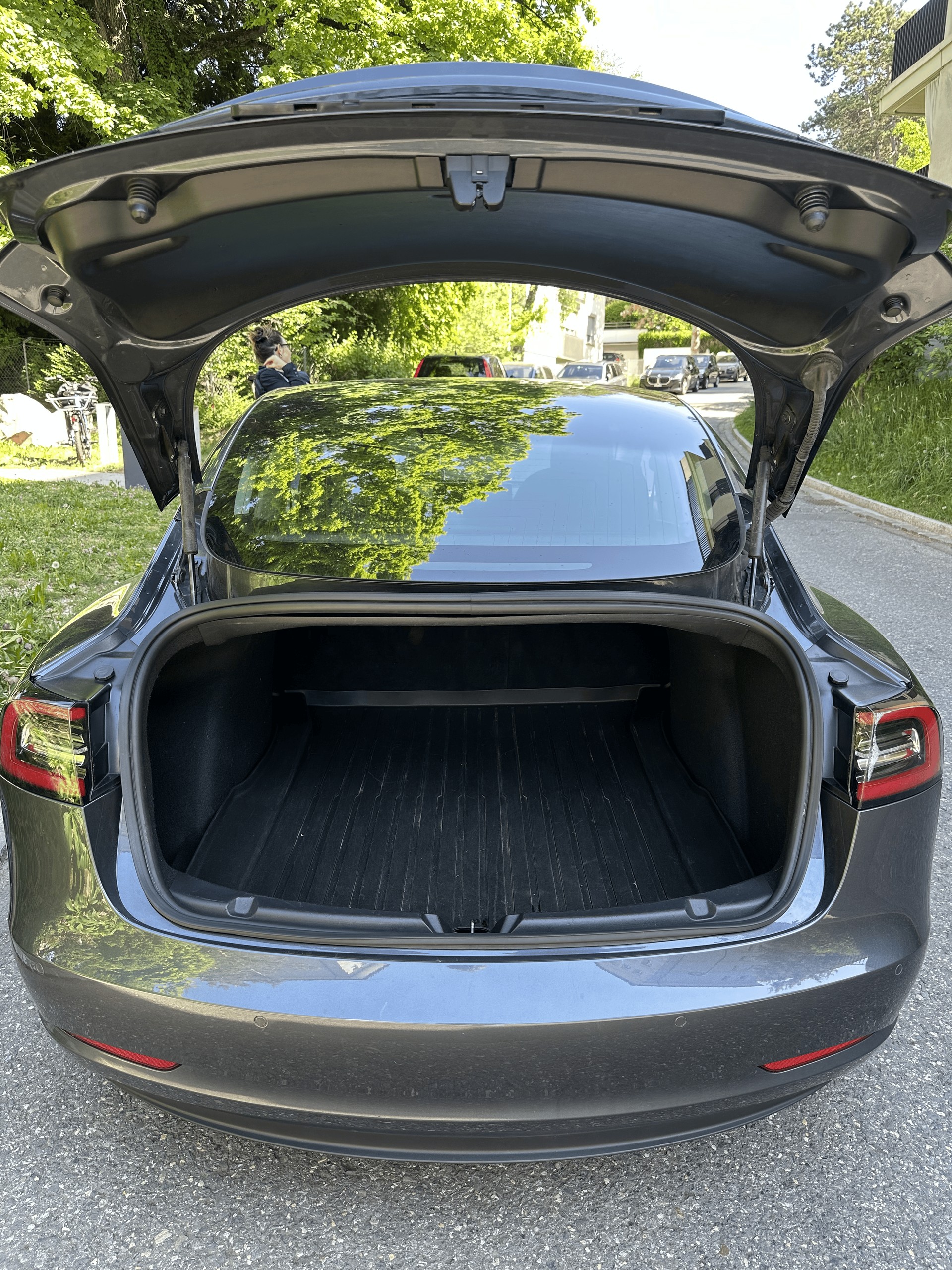 TESLA Long Range AWD-image-8