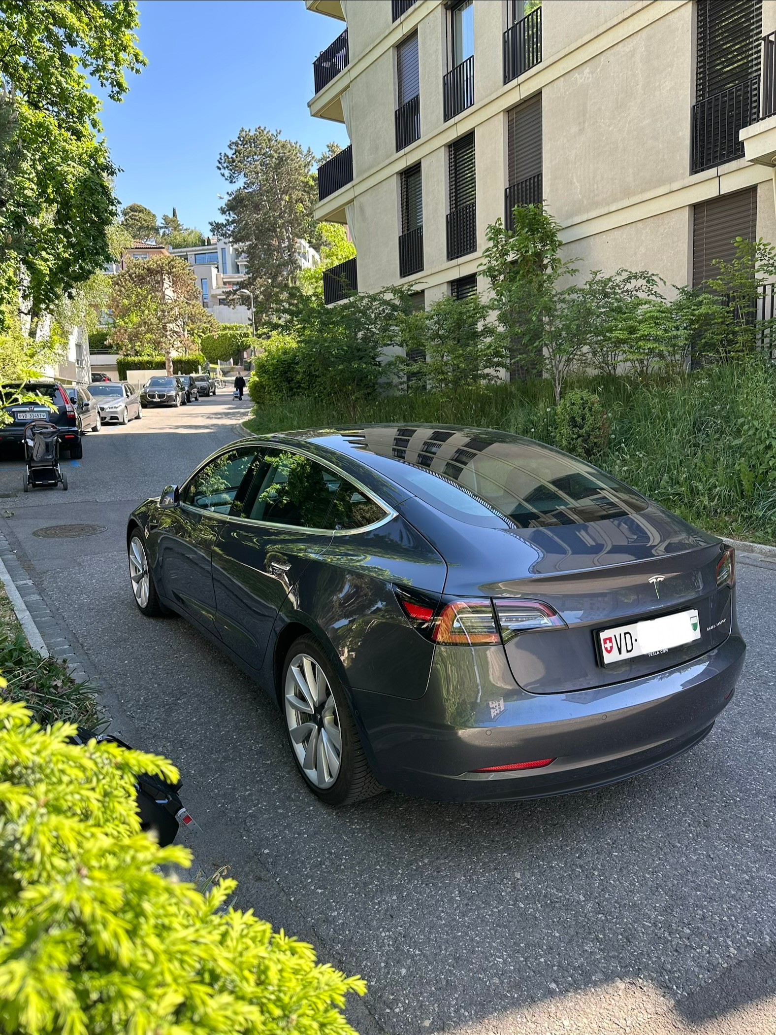 TESLA Long Range AWD-image-4