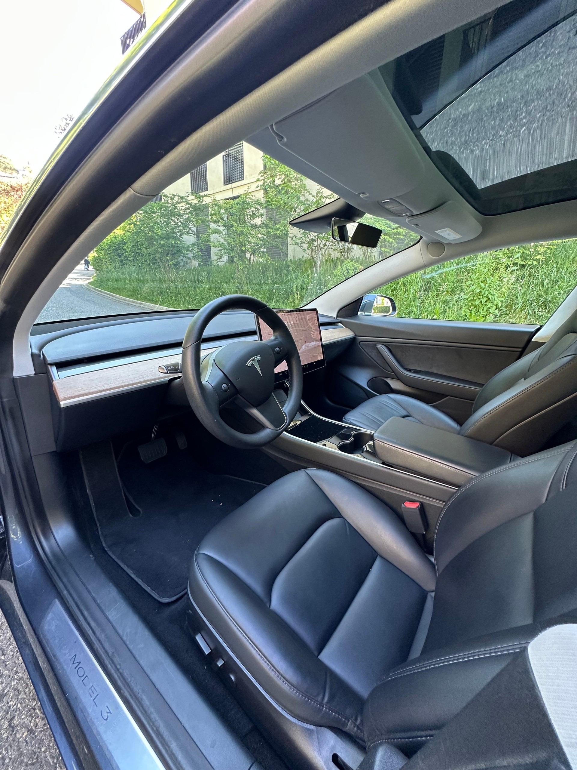 TESLA Long Range AWD-image-6