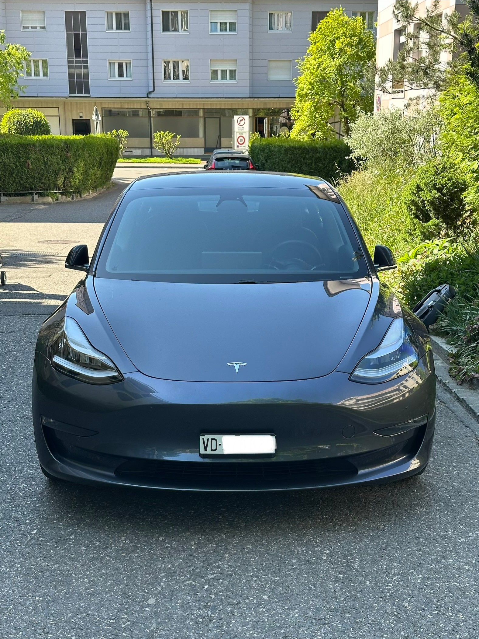 TESLA Long Range AWD-image-3