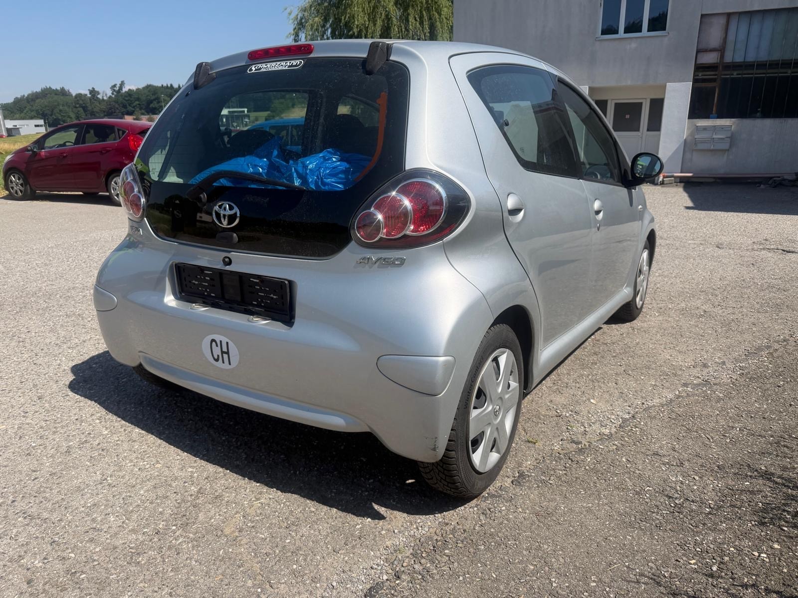 TOYOTA Aygo 1.0 Linea Terra-image-1