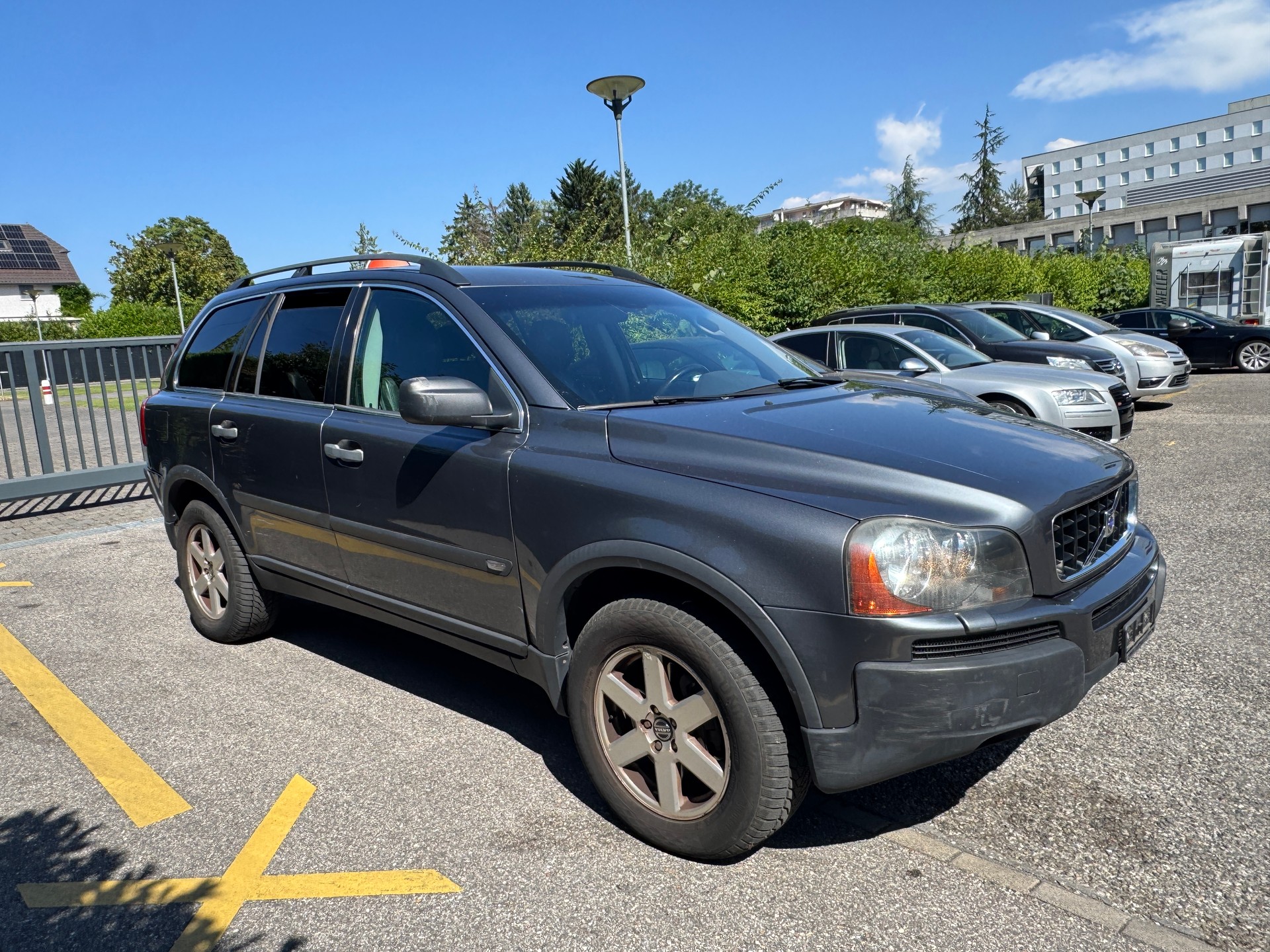 VOLVO XC90 2.5T AWD Executive Geartronic-image-2
